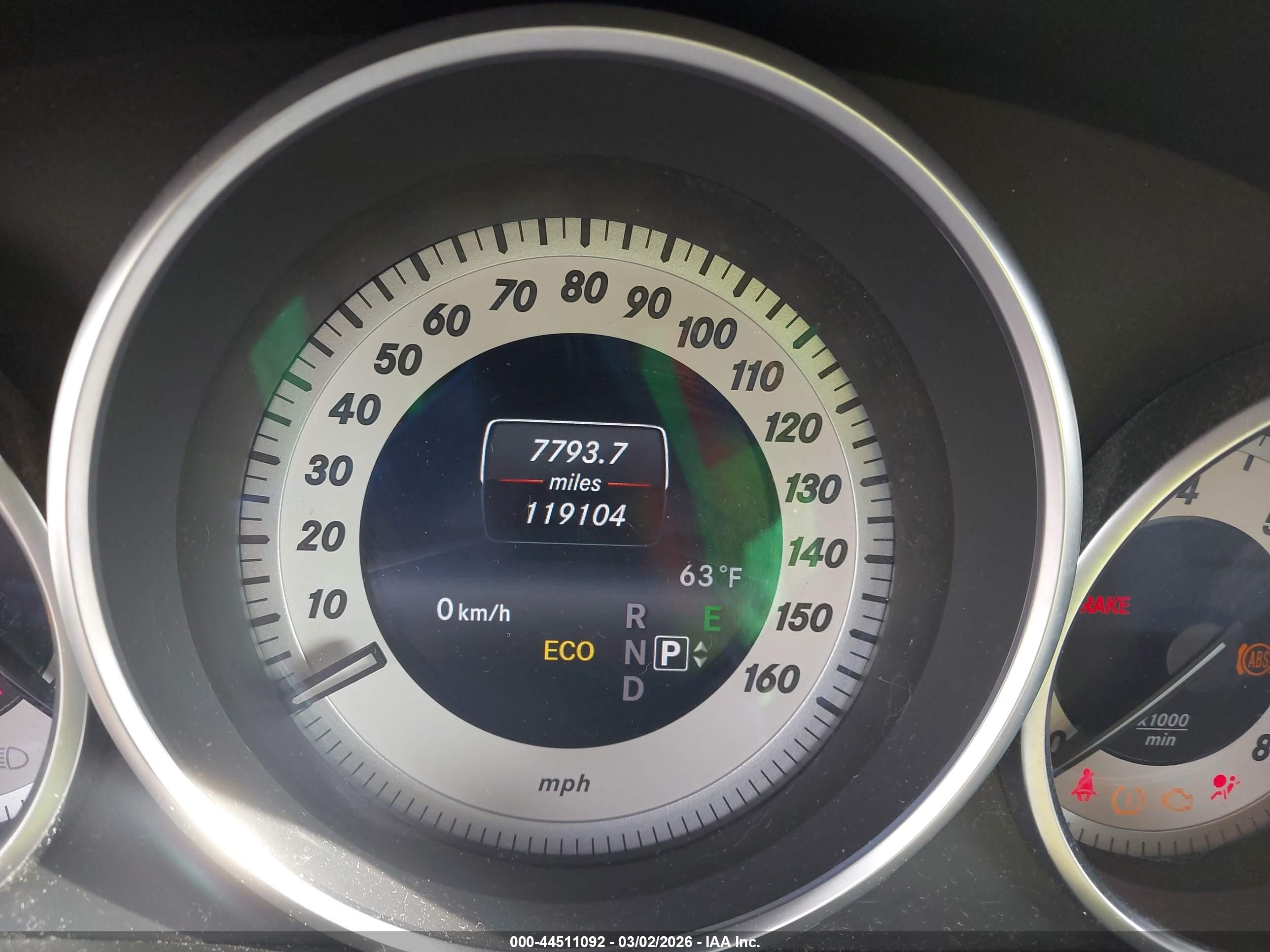 MERCEDES-BENZ E image 7