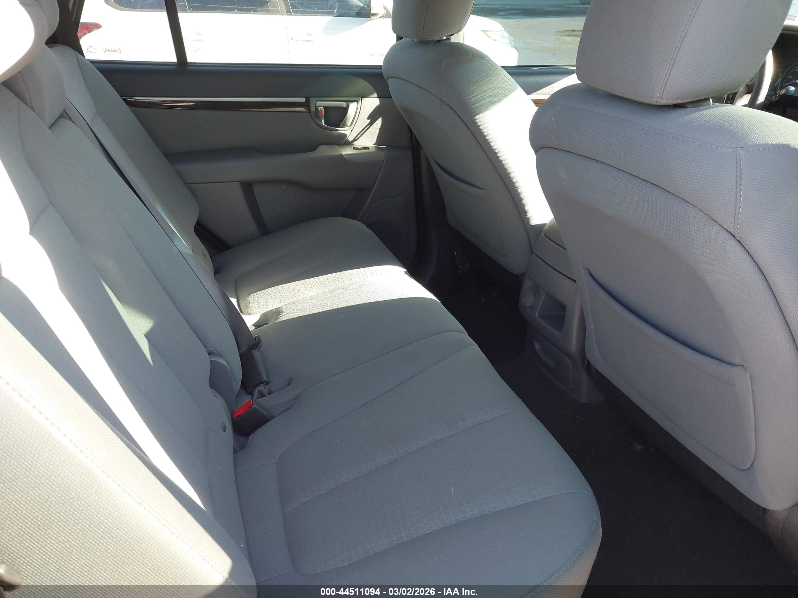 HYUNDAI SANTA image 8