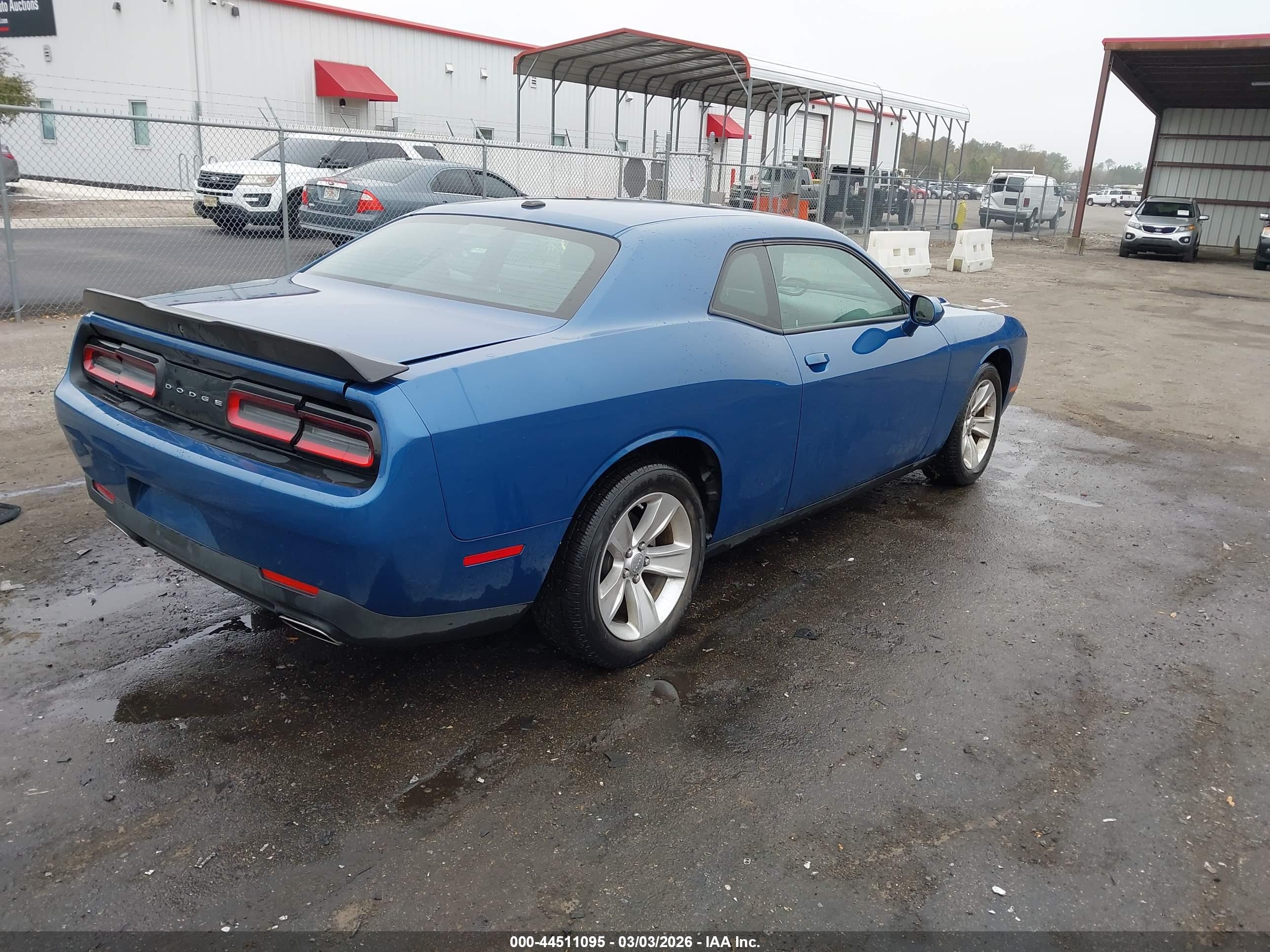 DODGE CHALLENGER image 4