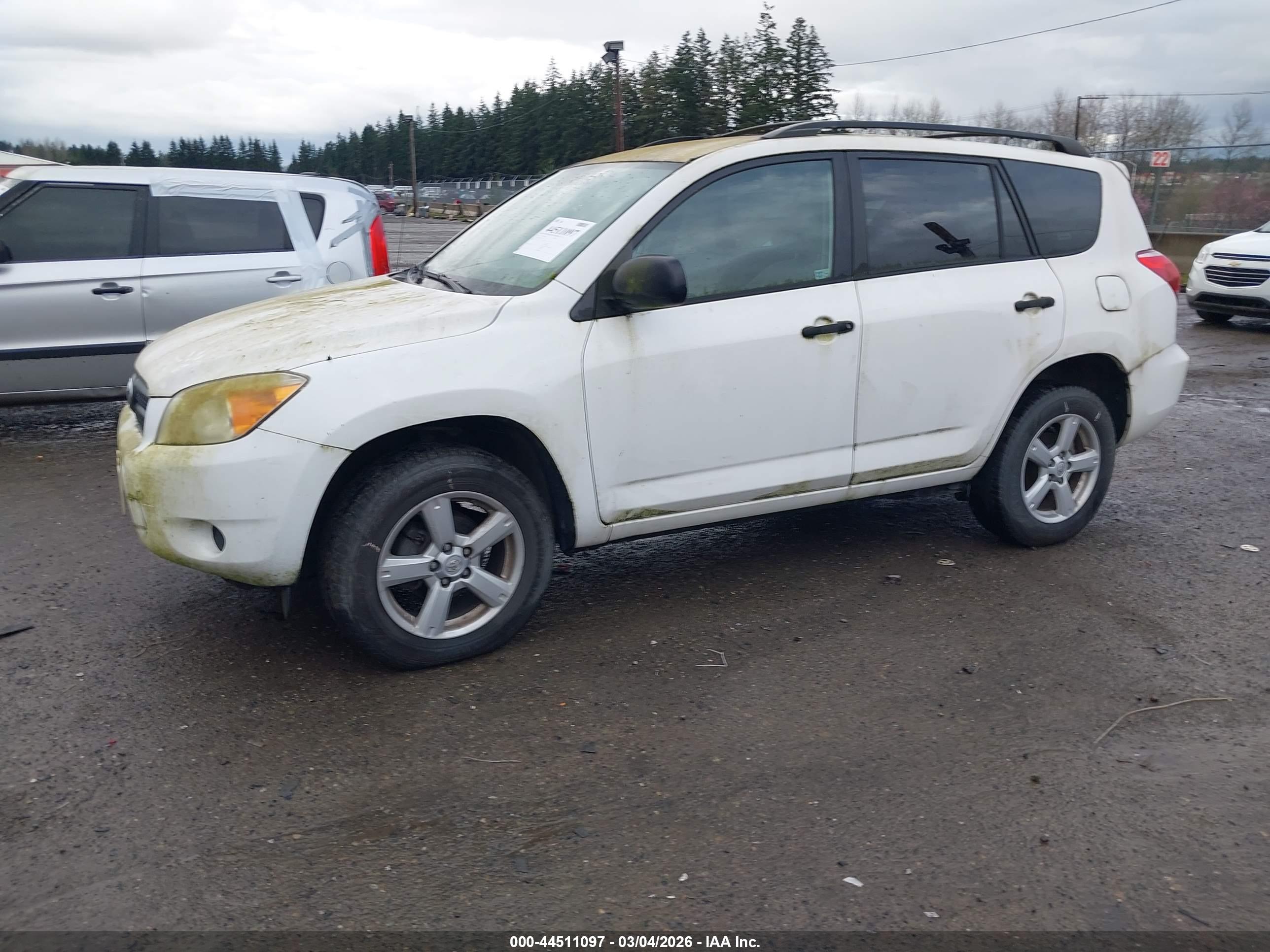 TOYOTA RAV4 image 2
