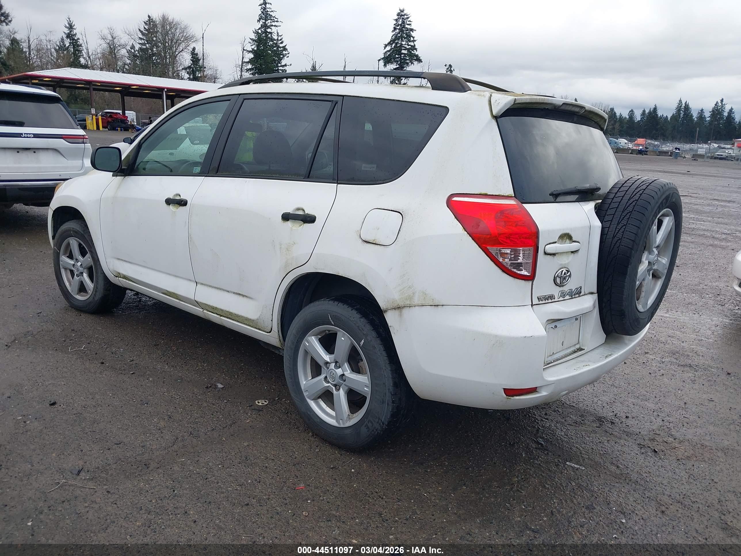 TOYOTA RAV4 image 3