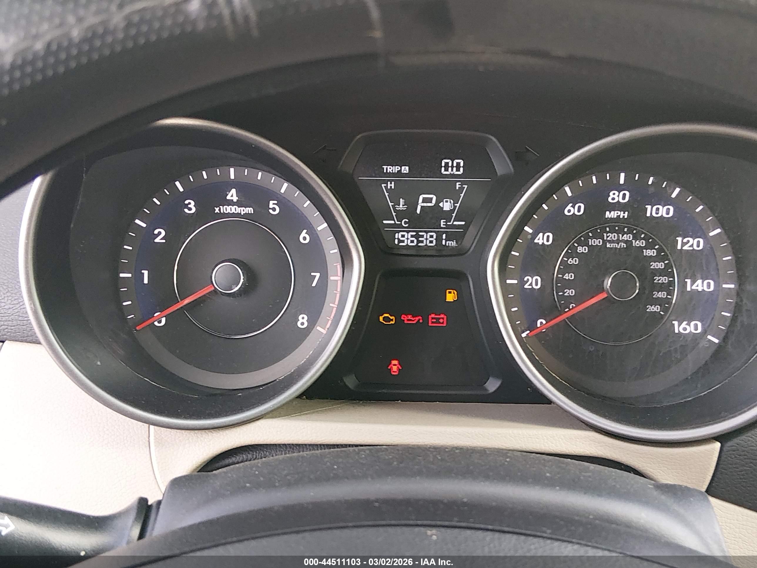 HYUNDAI ELANTRA image 7