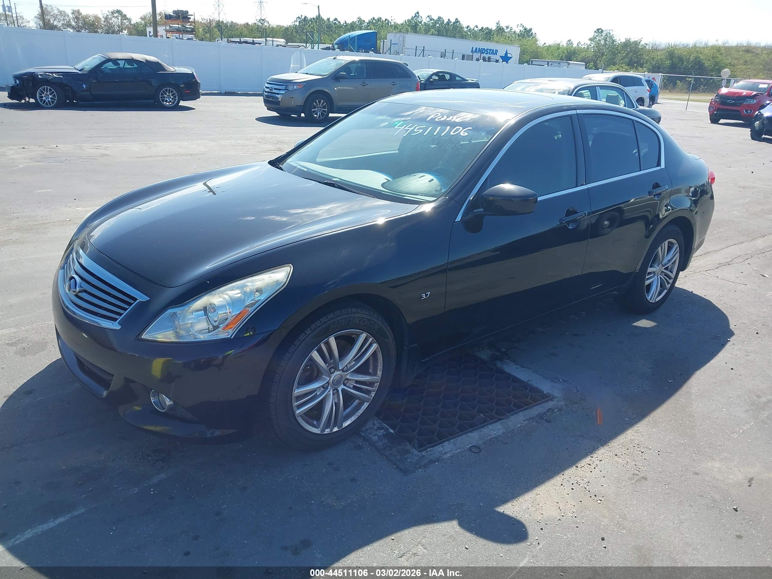 INFINITI Q40 image 2