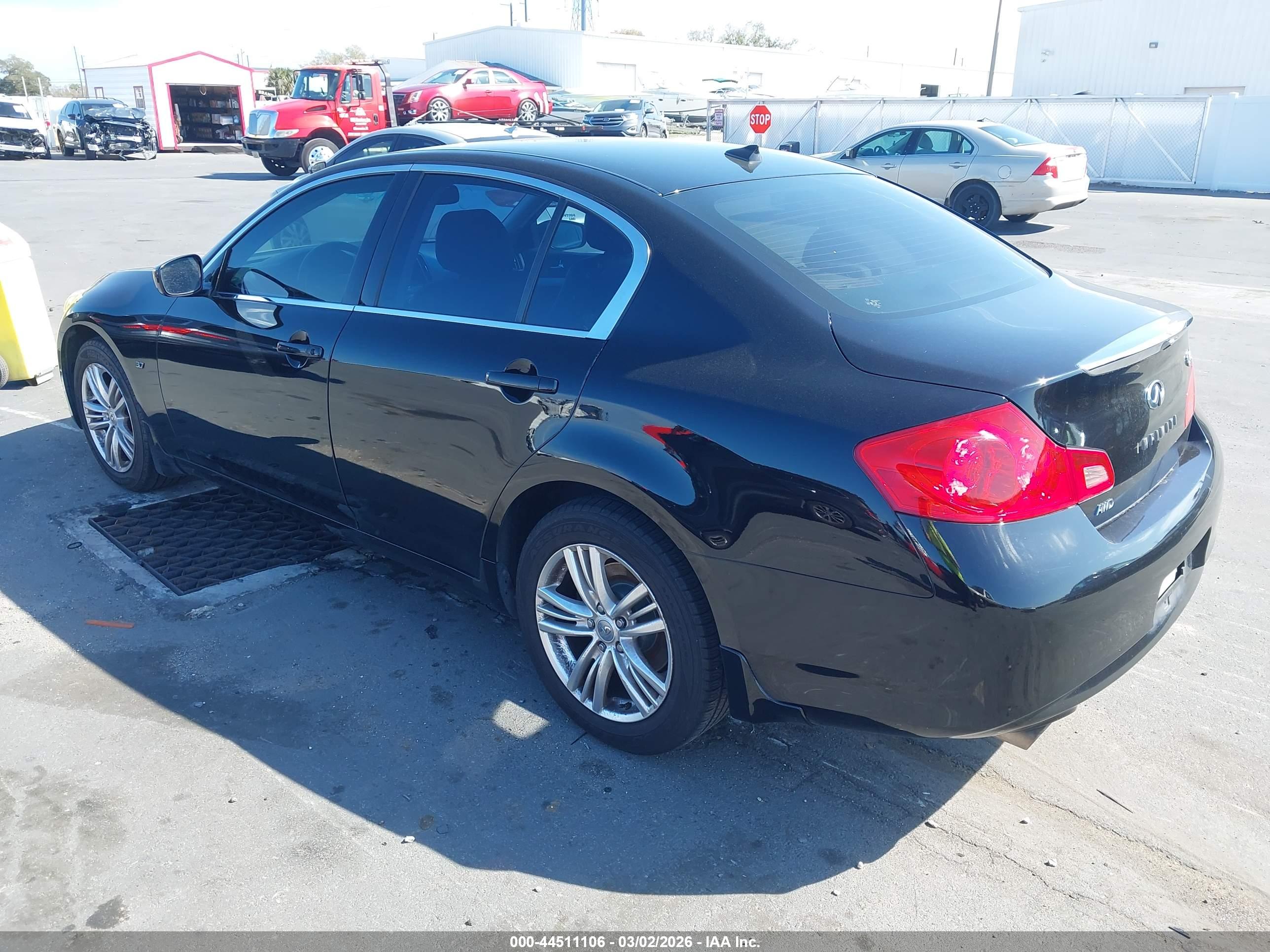 INFINITI Q40 image 3