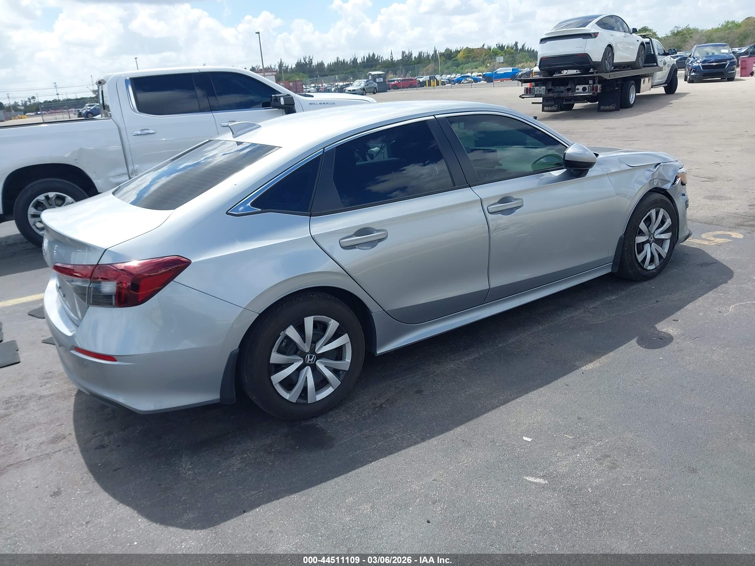 HONDA CIVIC image 4