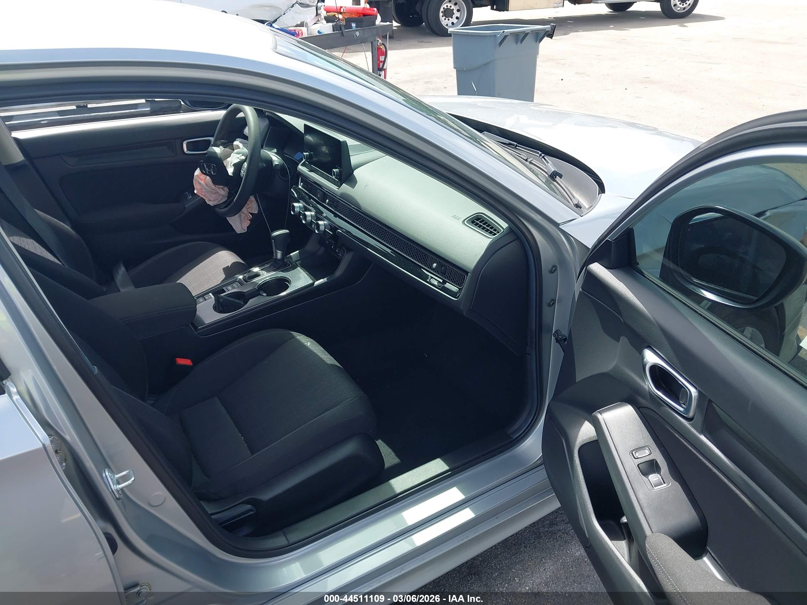 HONDA CIVIC image 5