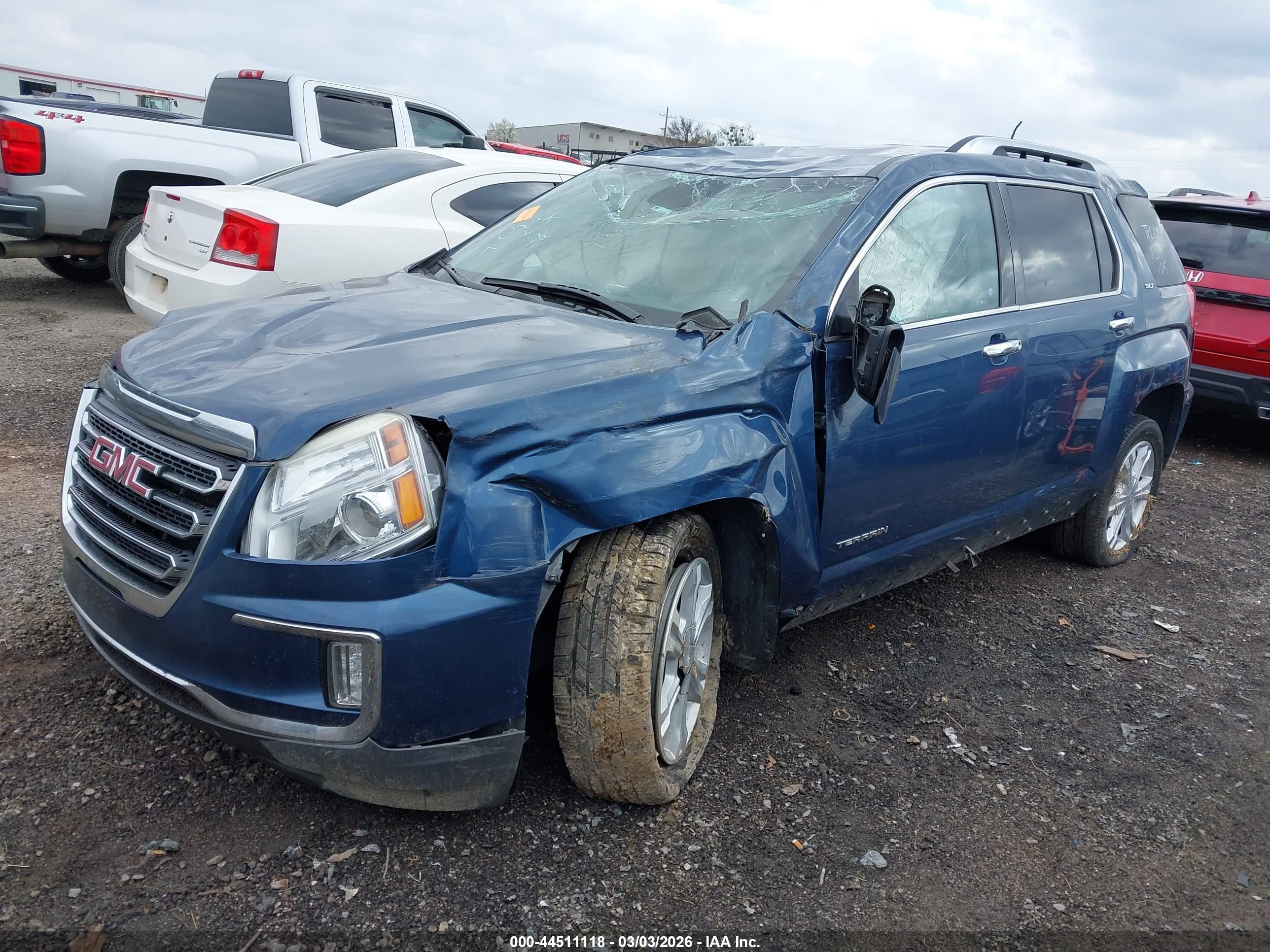 GMC TERRAIN image 2