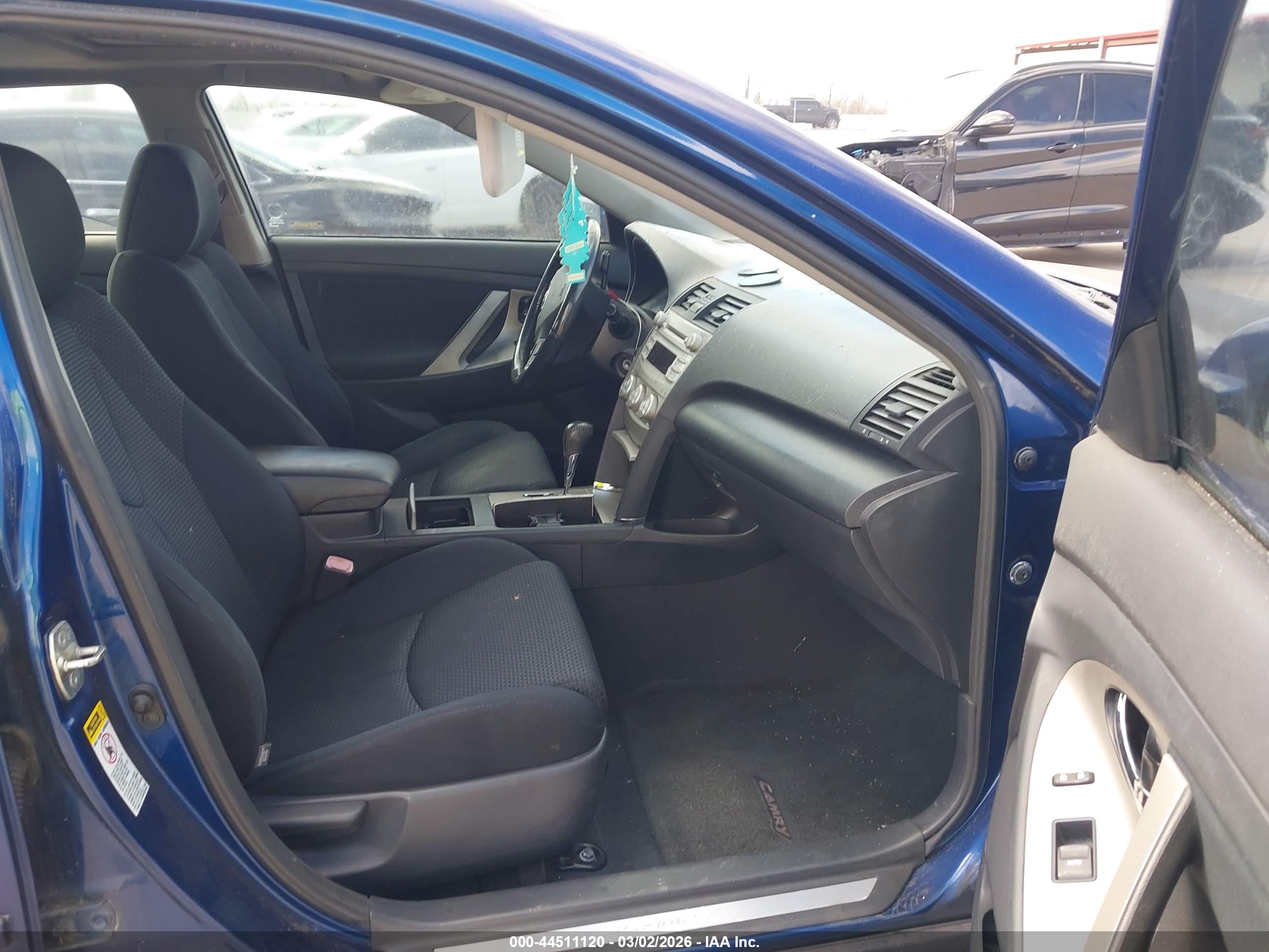 TOYOTA CAMRY image 5