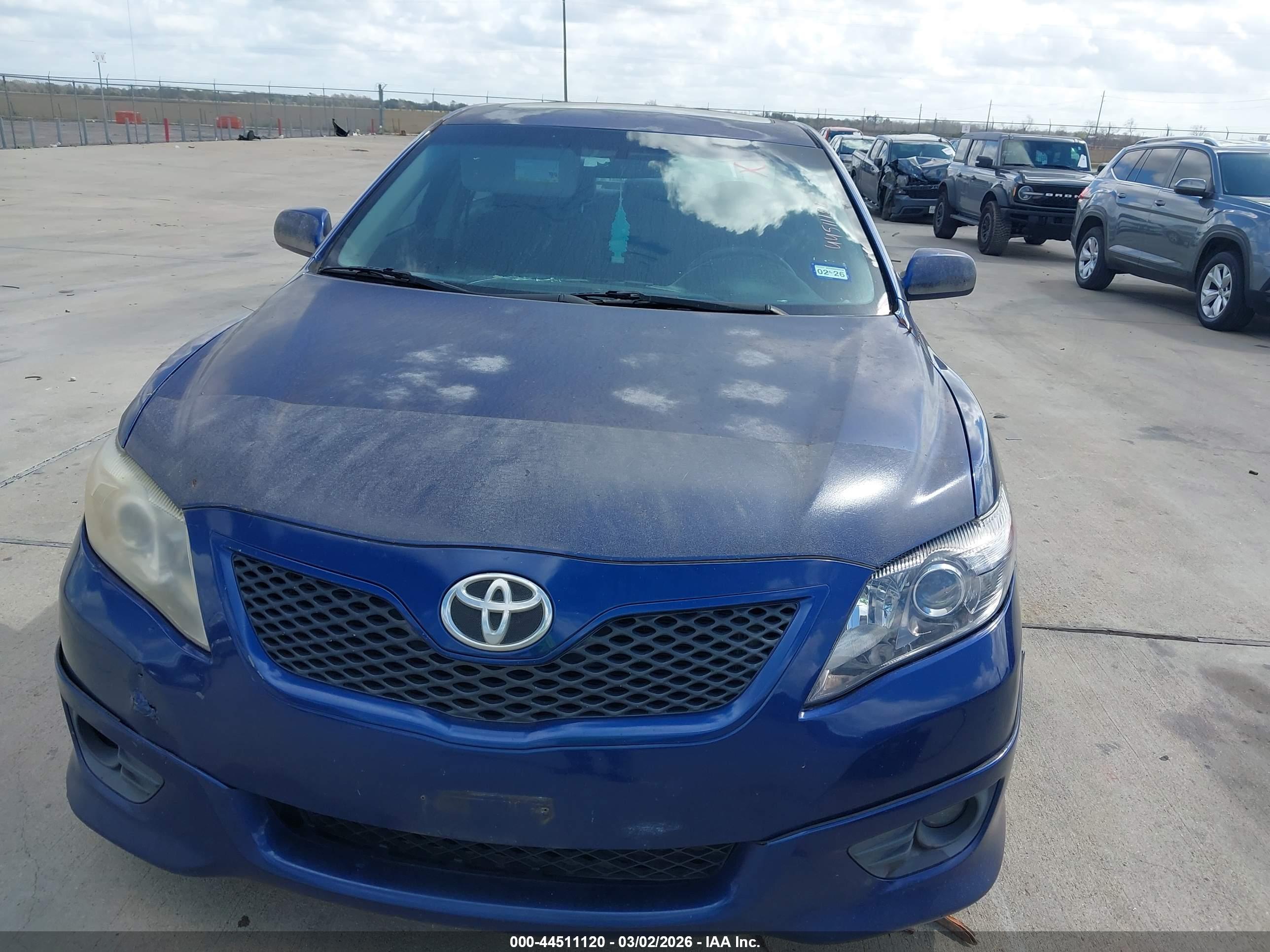 TOYOTA CAMRY image 6