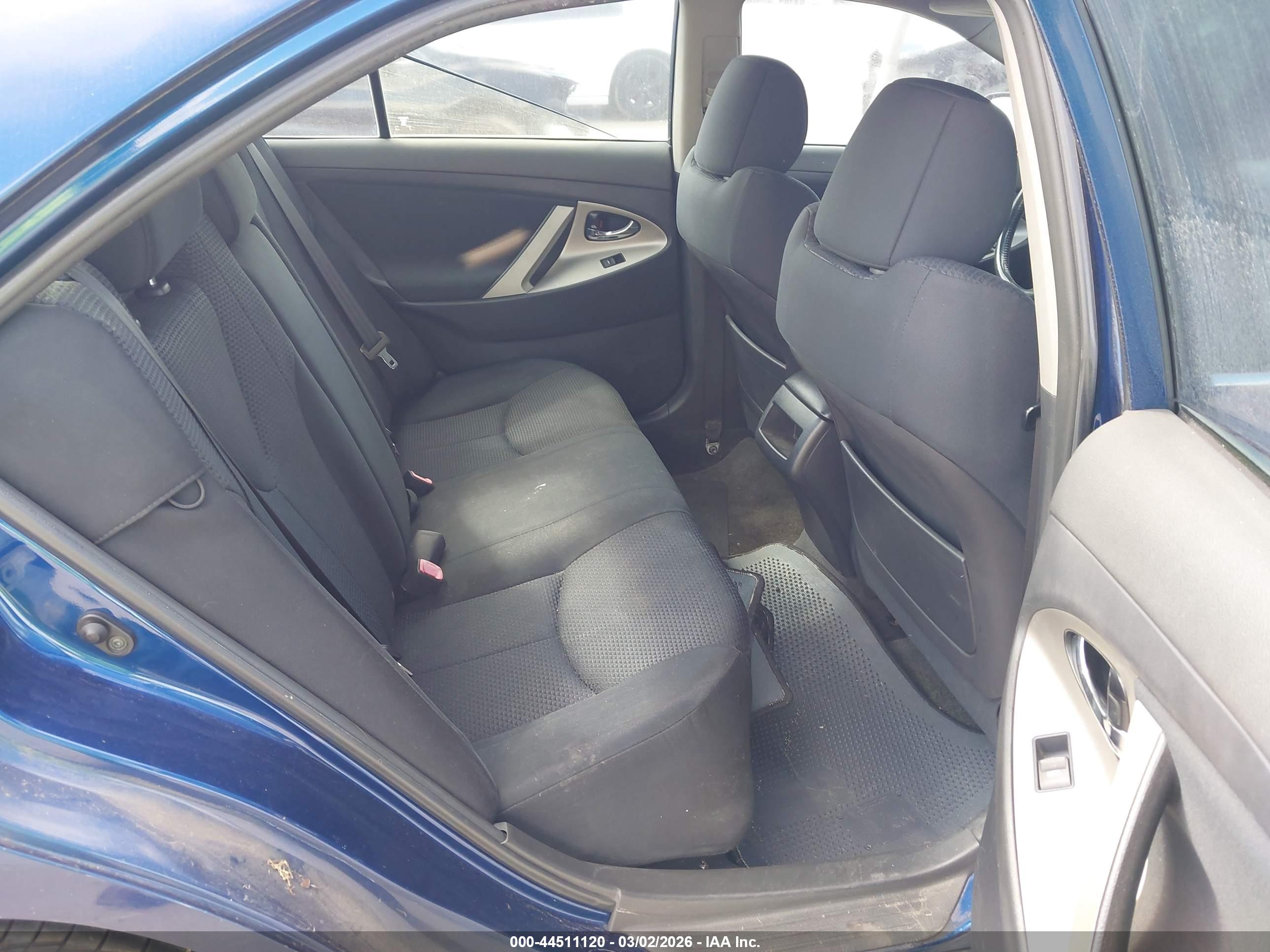 TOYOTA CAMRY image 8
