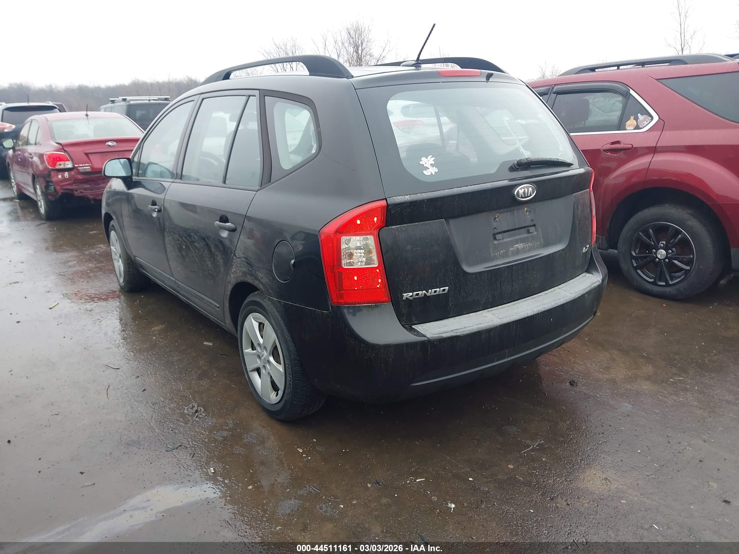 KIA RONDO image 3