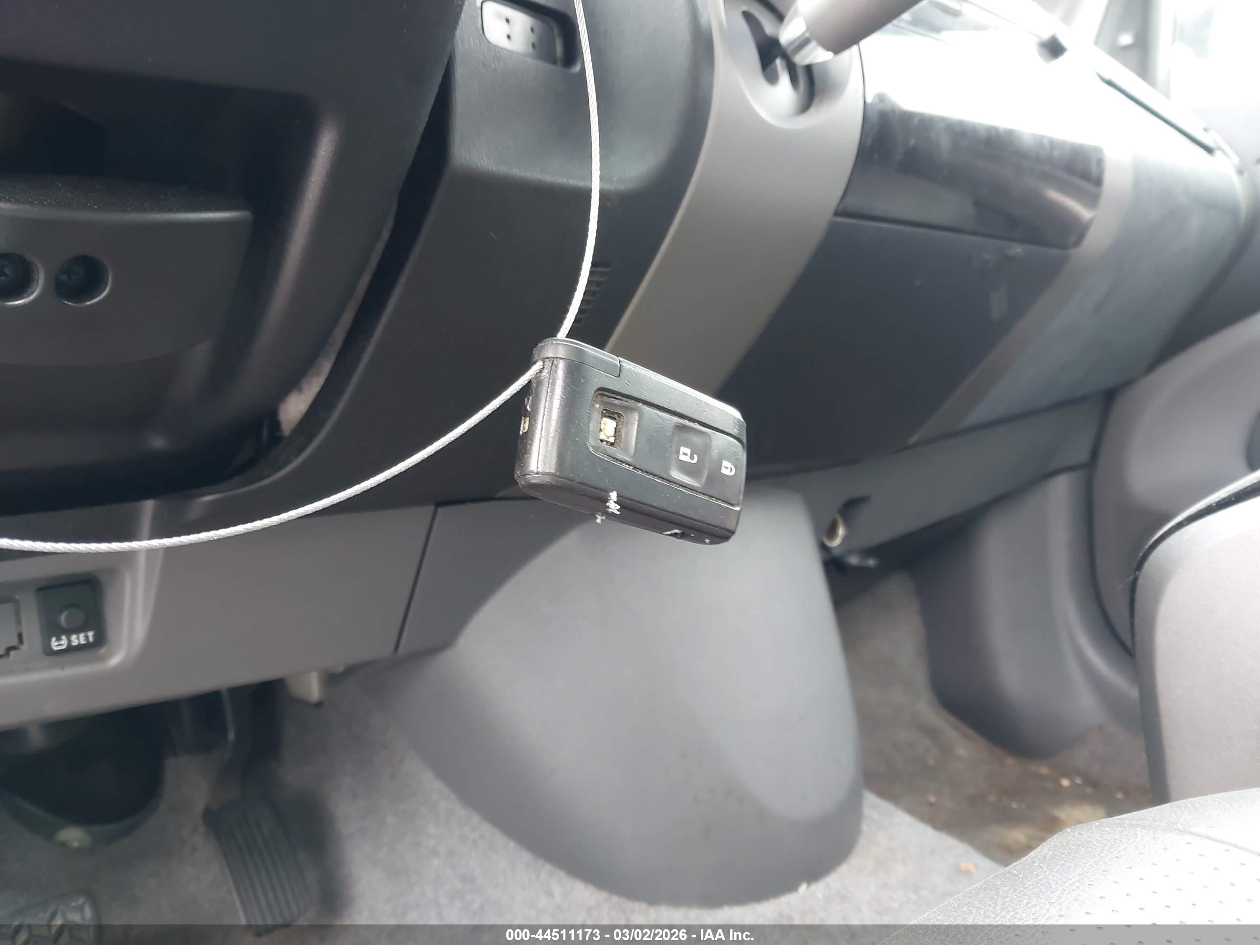 TOYOTA PRIUS image 11