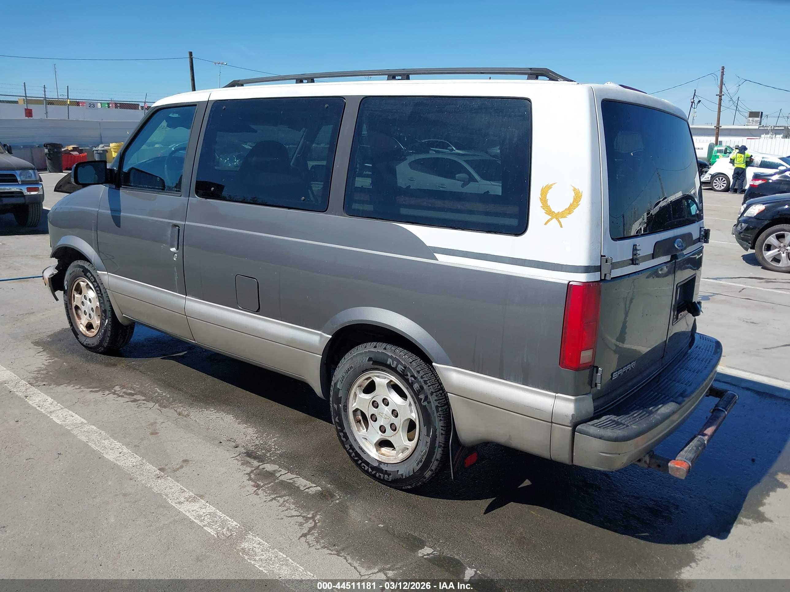 GMC SAFARI image 3