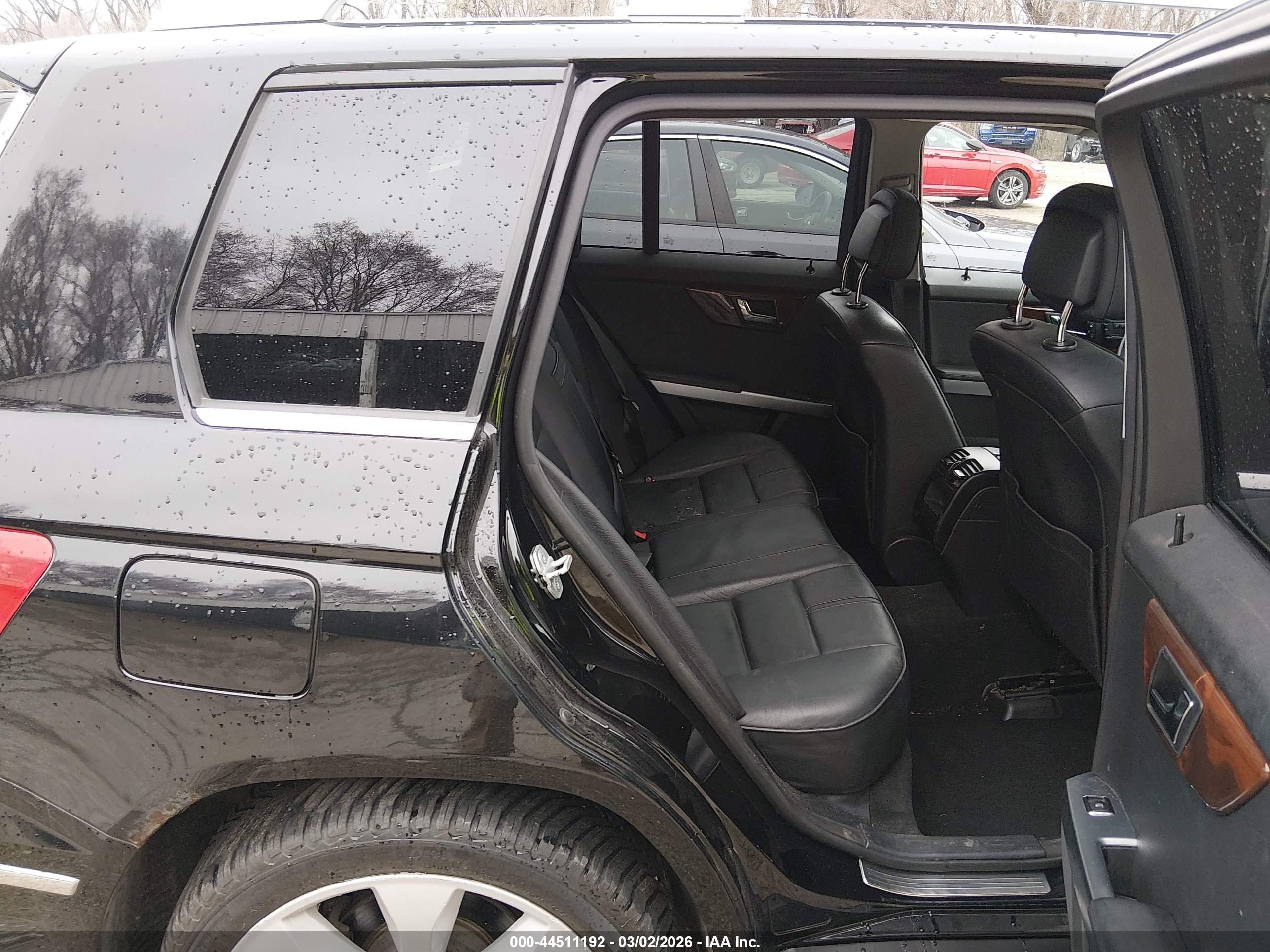 MERCEDES-BENZ GLK image 8