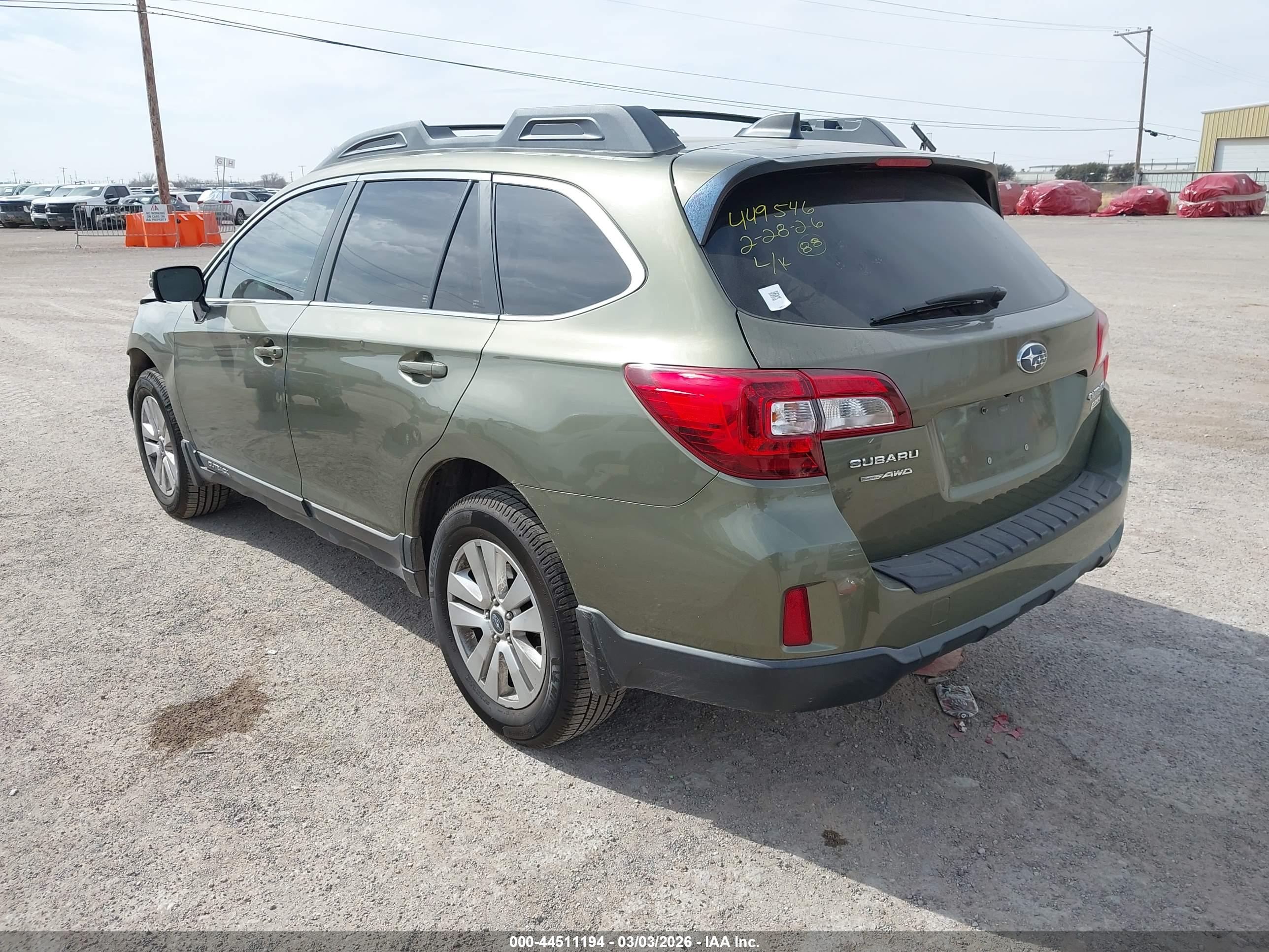 SUBARU OUTBACK image 3