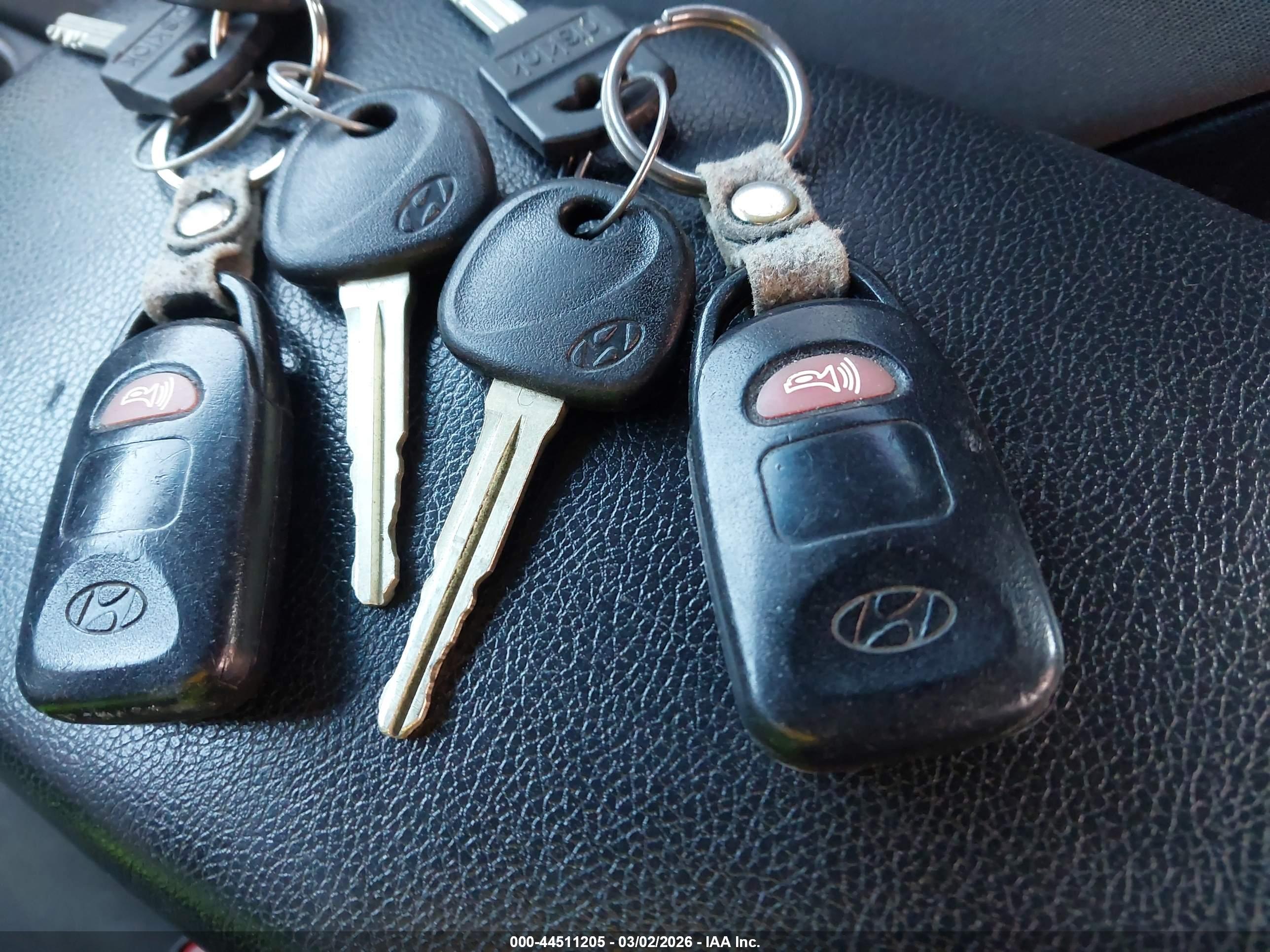 HYUNDAI ELANTRA image 11