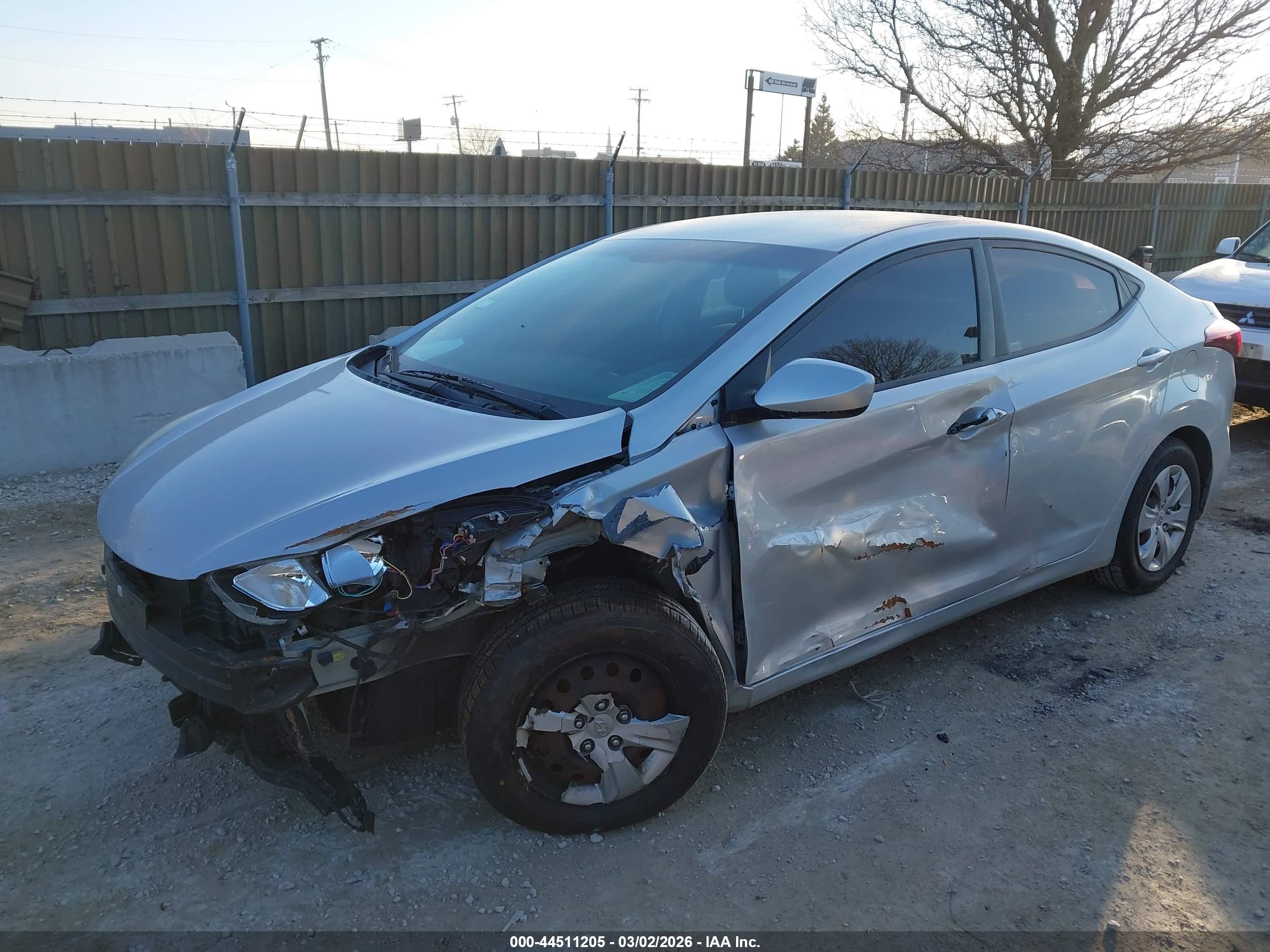 HYUNDAI ELANTRA image 2