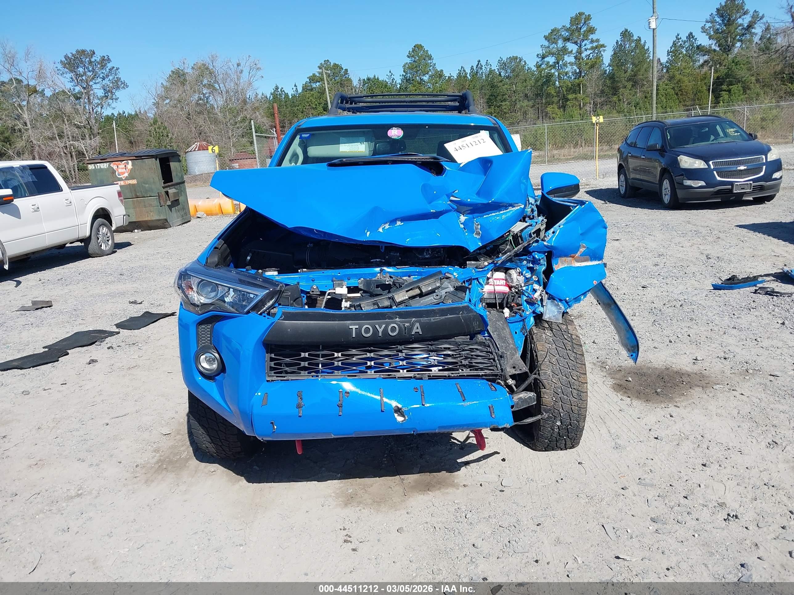 TOYOTA 4RUNNER image 6