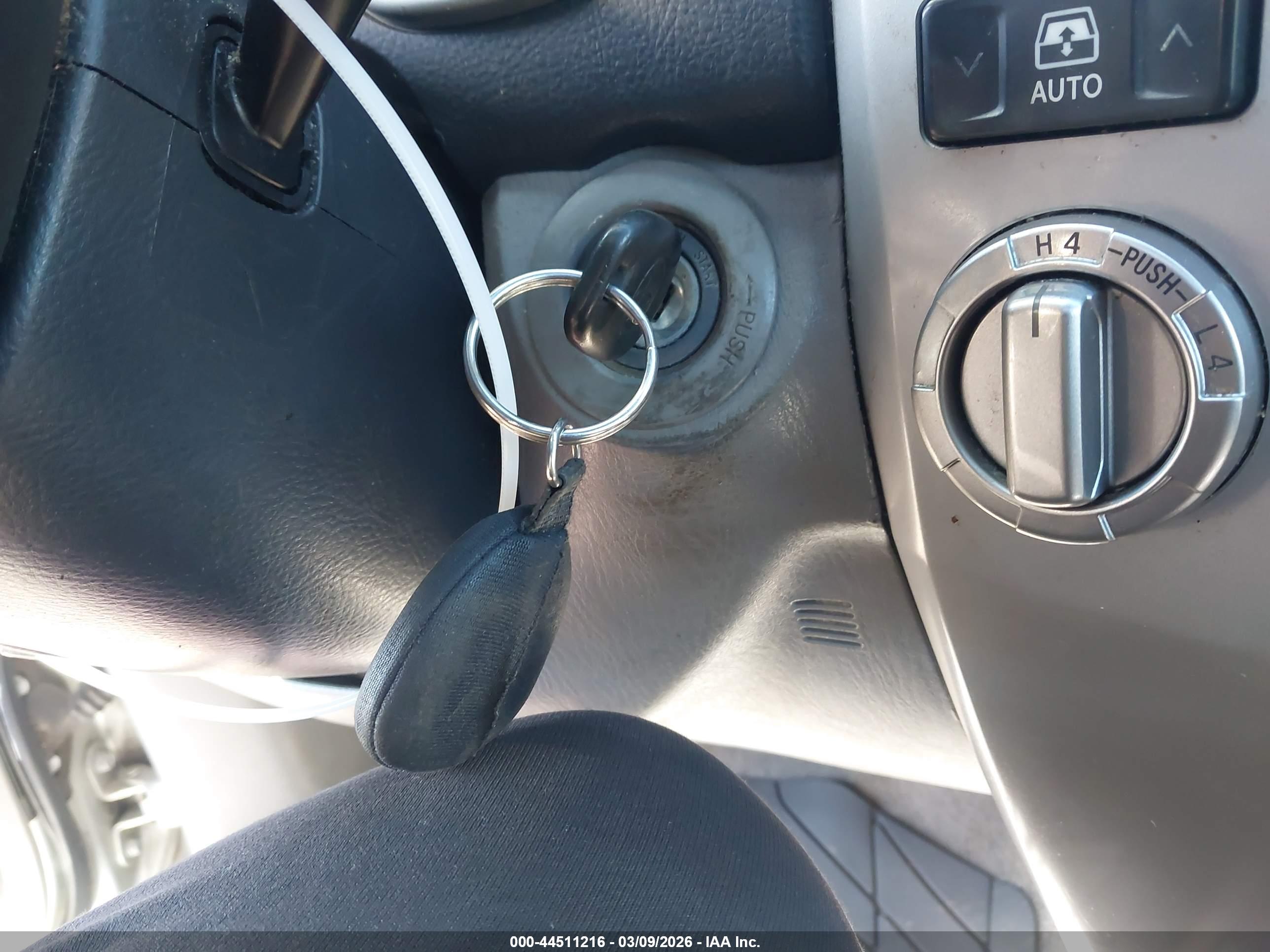 TOYOTA 4RUNNER image 11