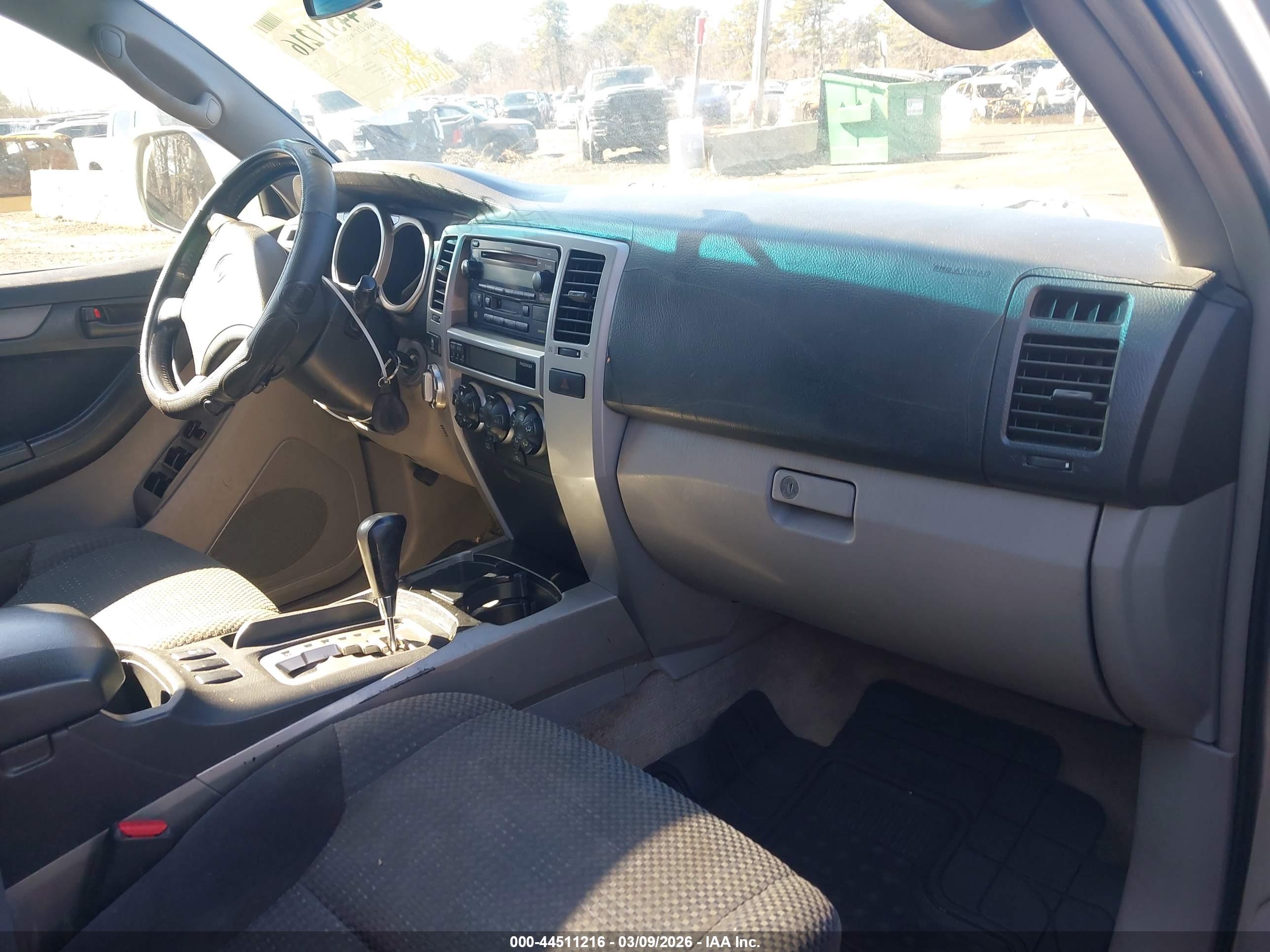 TOYOTA 4RUNNER image 5