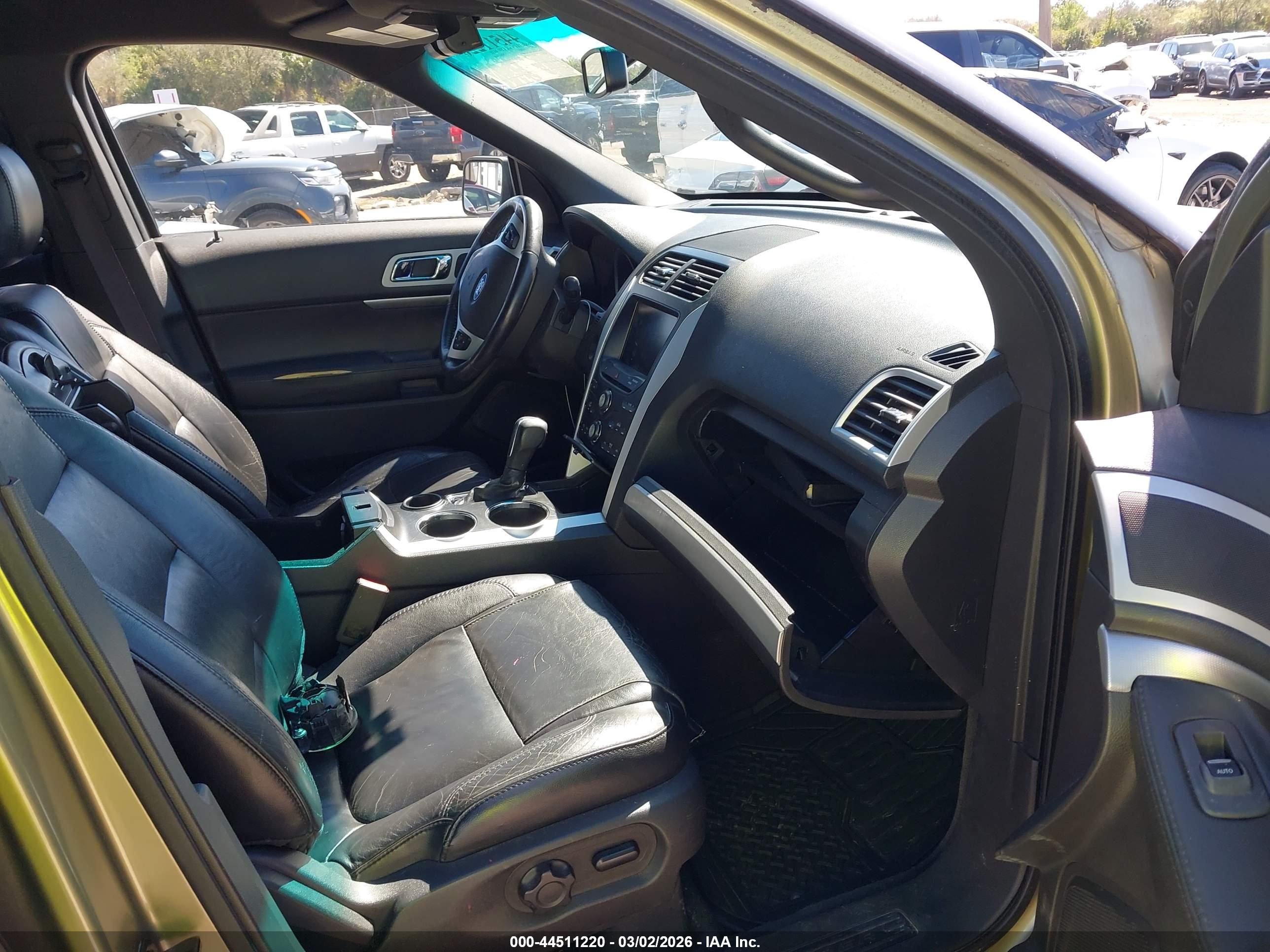 FORD EXPLORER image 5