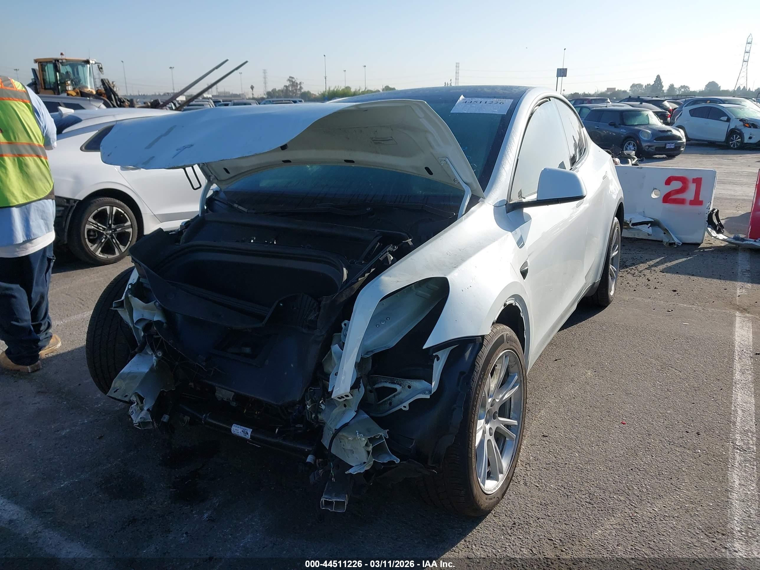 TESLA MODEL image 2