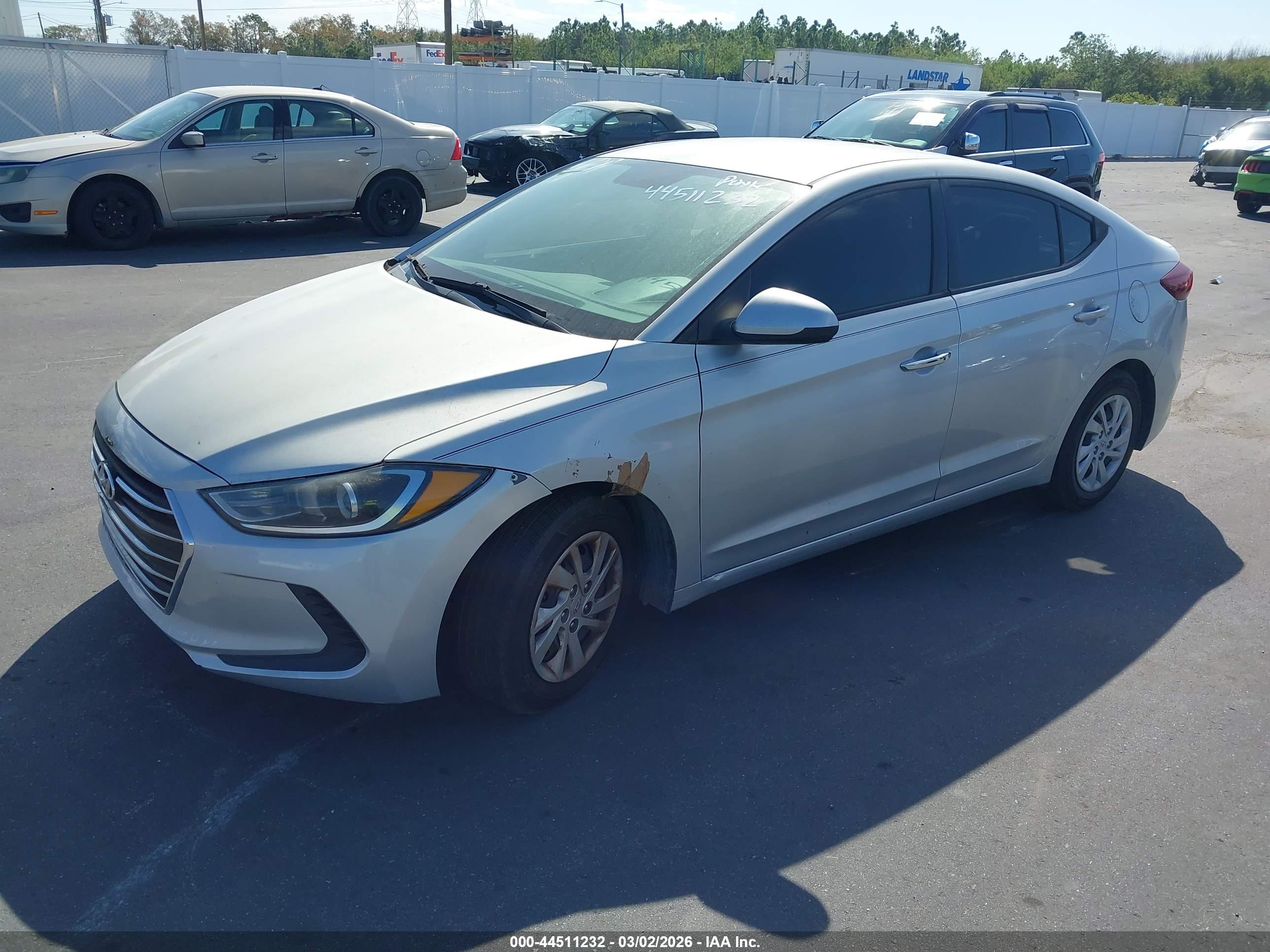 HYUNDAI ELANTRA image 2