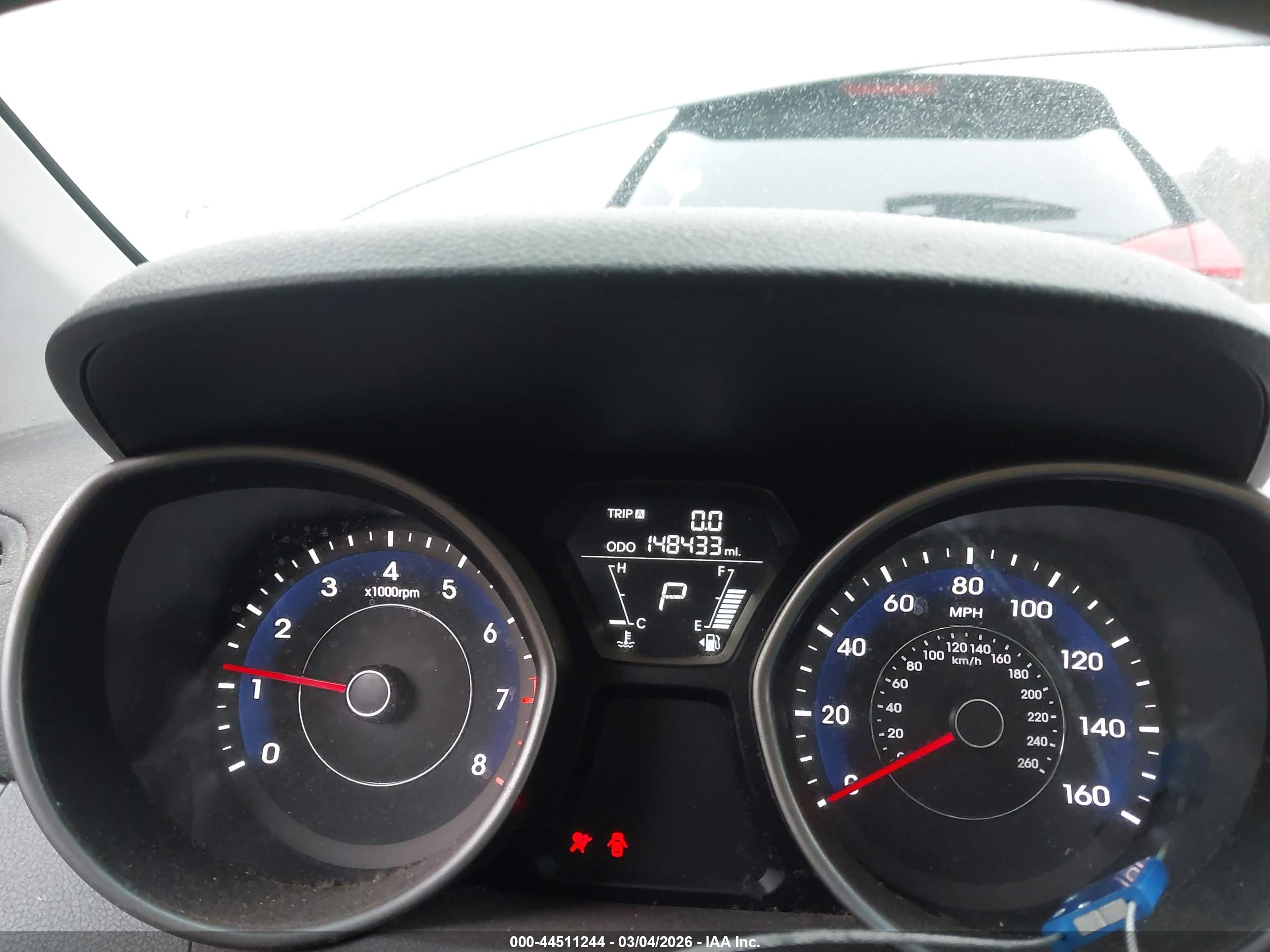 HYUNDAI ELANTRA image 7