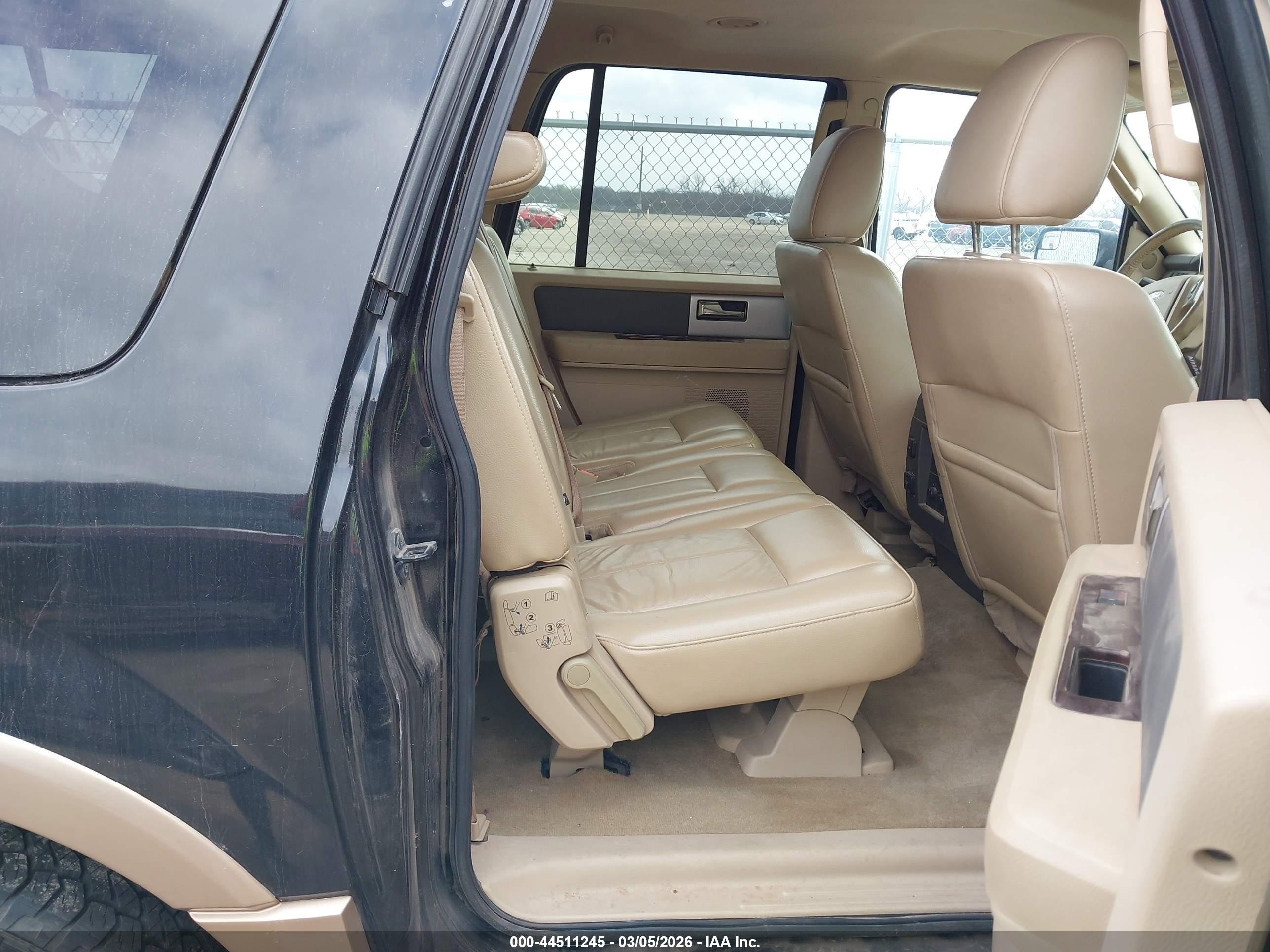 FORD EXPEDITION image 8