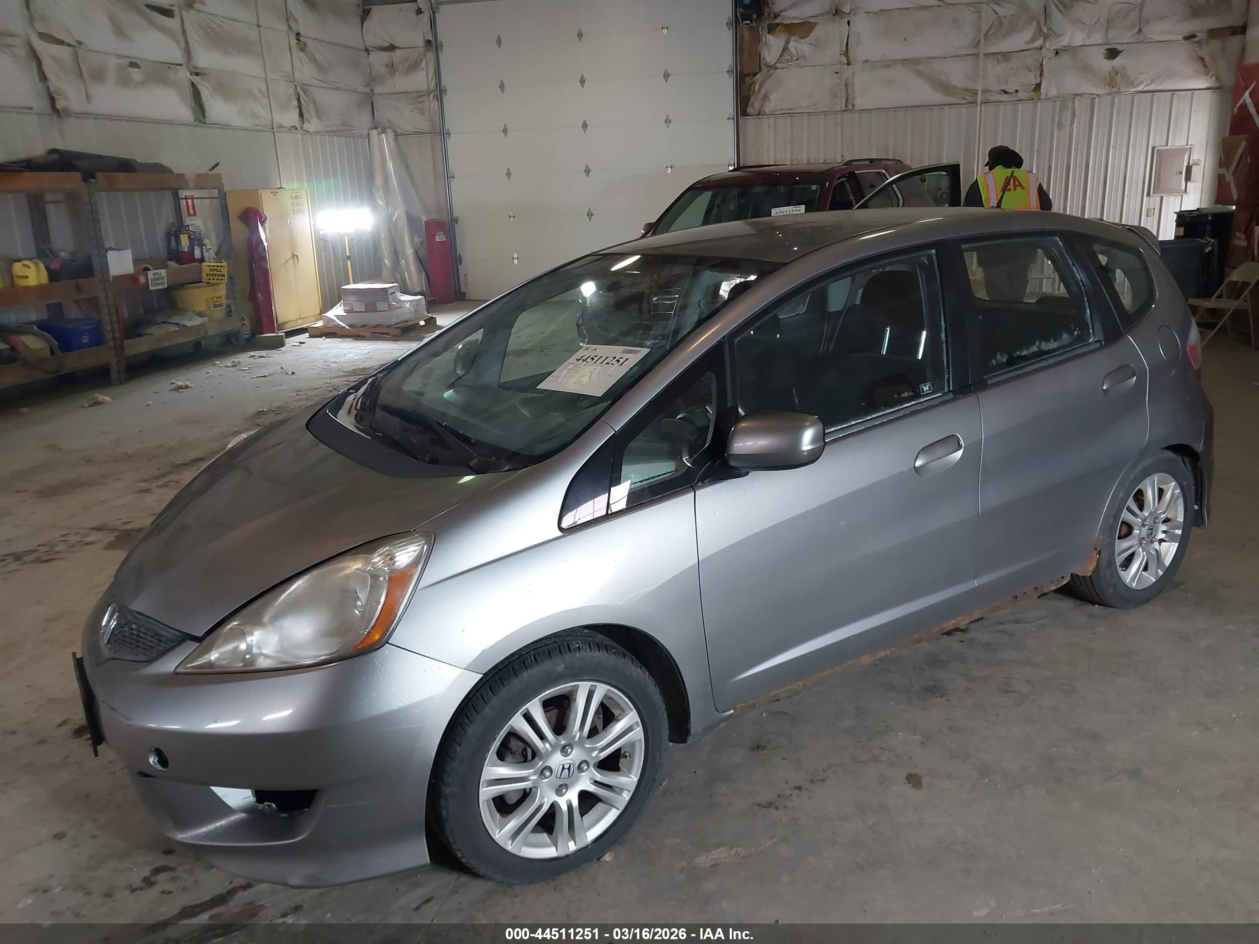 HONDA FIT image 2