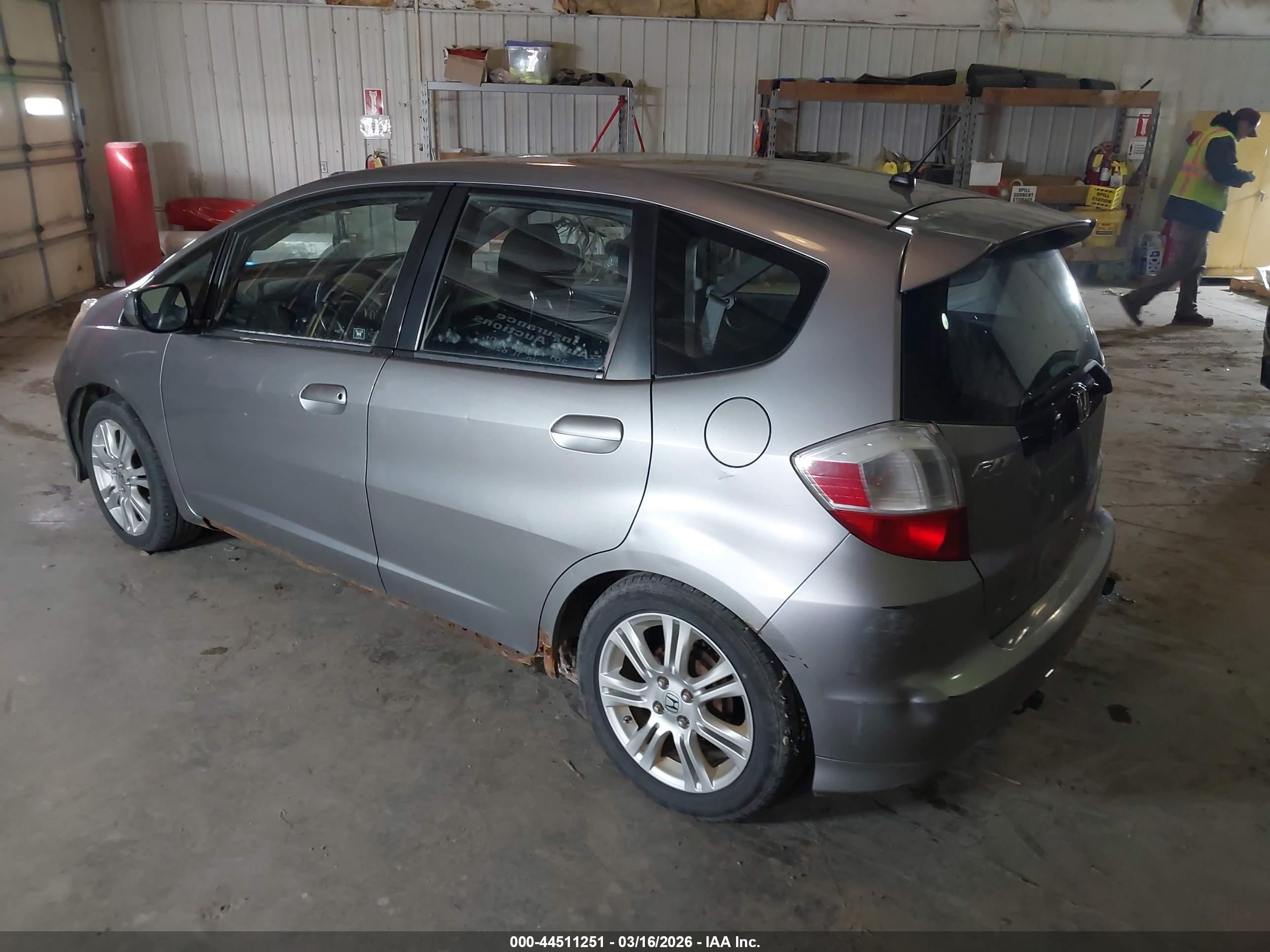 HONDA FIT image 3