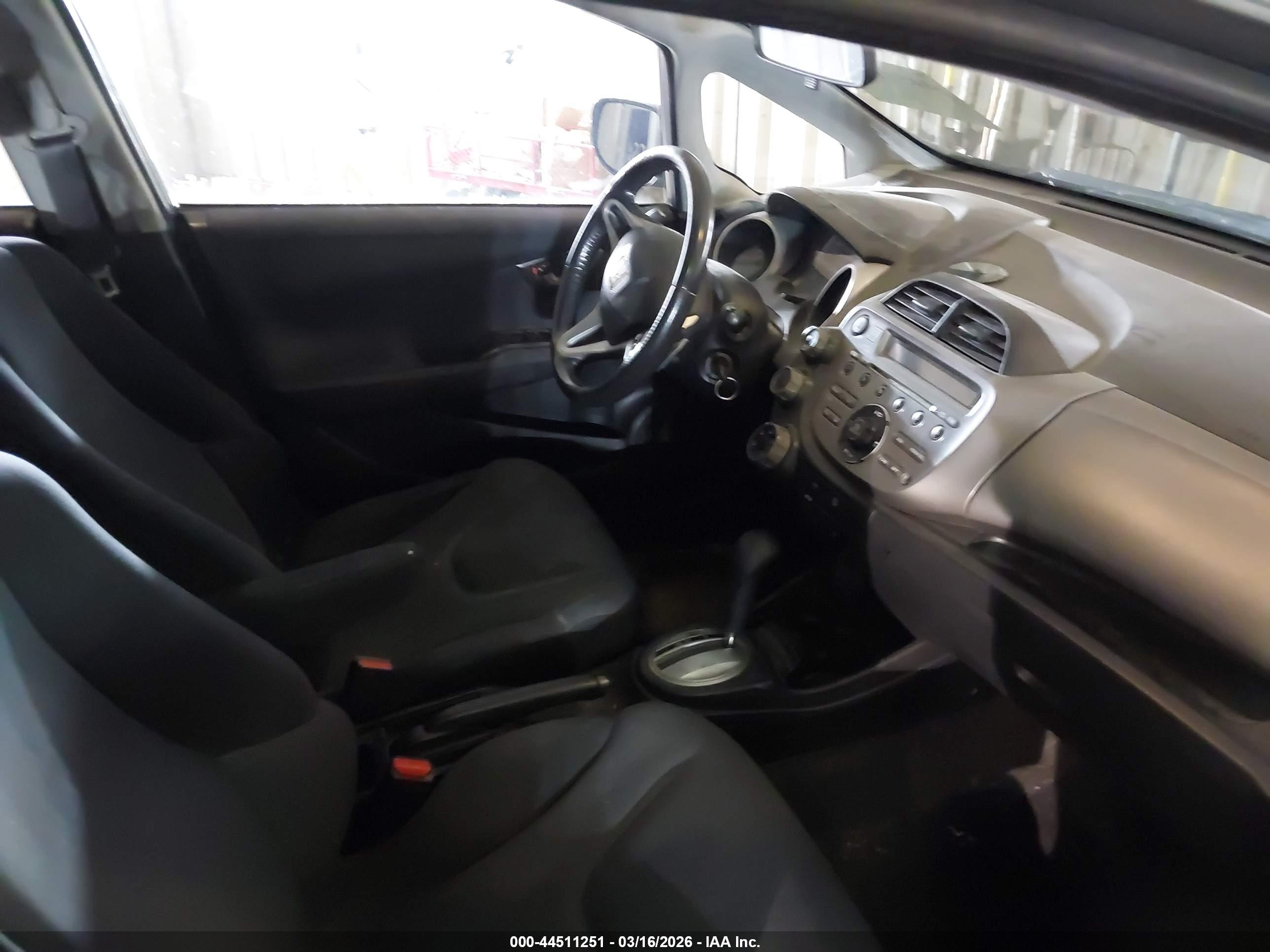 HONDA FIT image 5