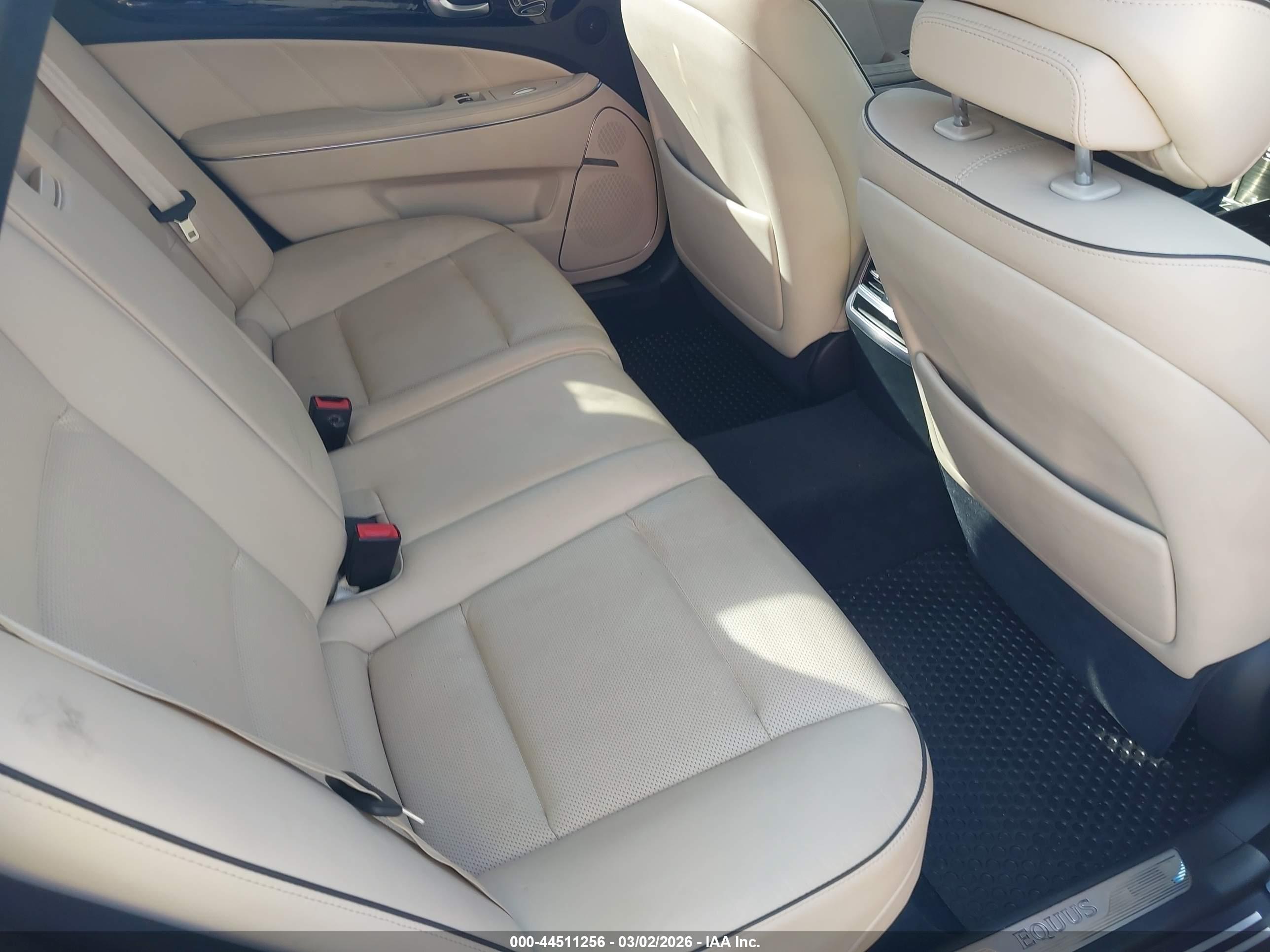 HYUNDAI EQUUS image 8