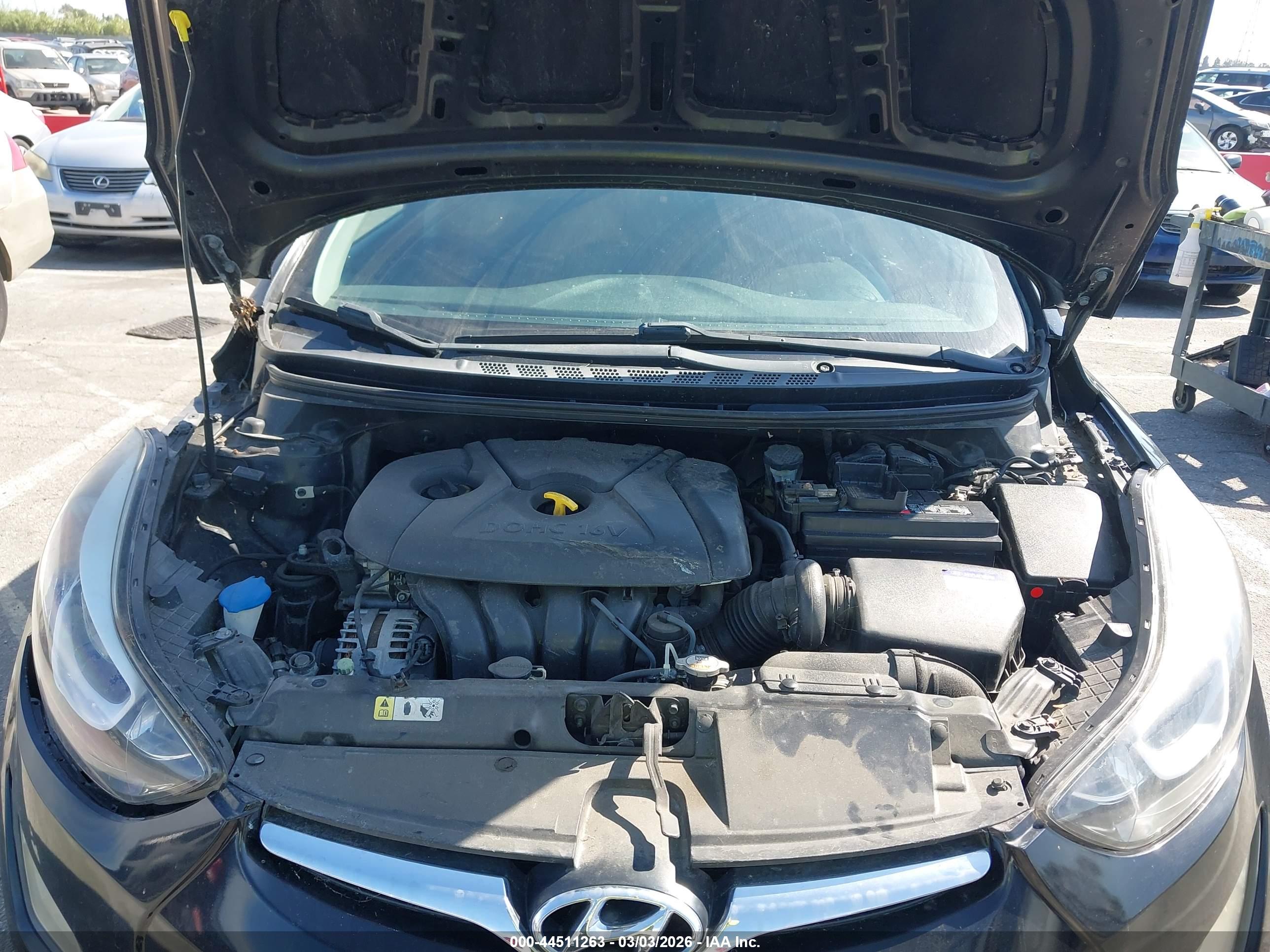 HYUNDAI ELANTRA image 10