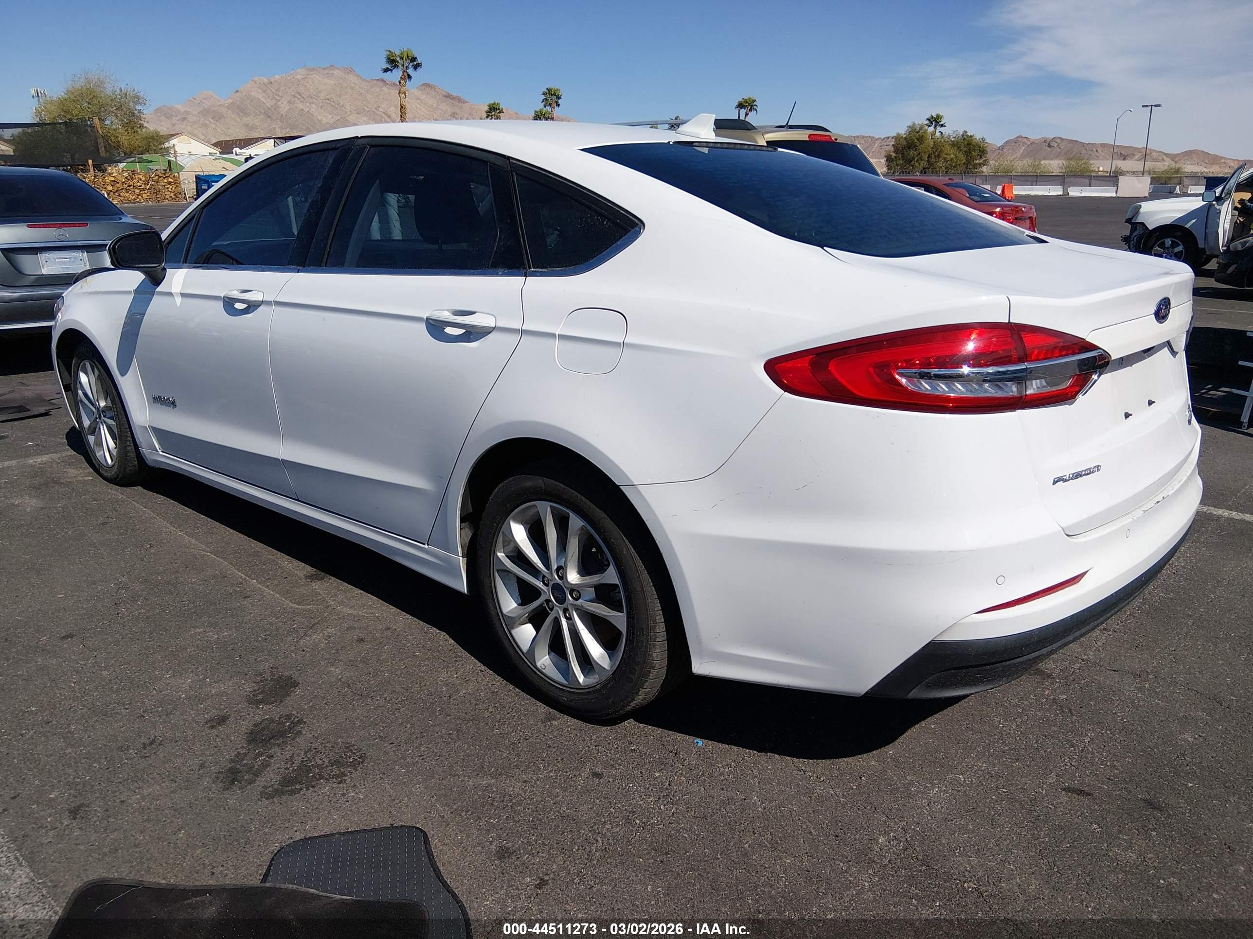 FORD FUSION image 3