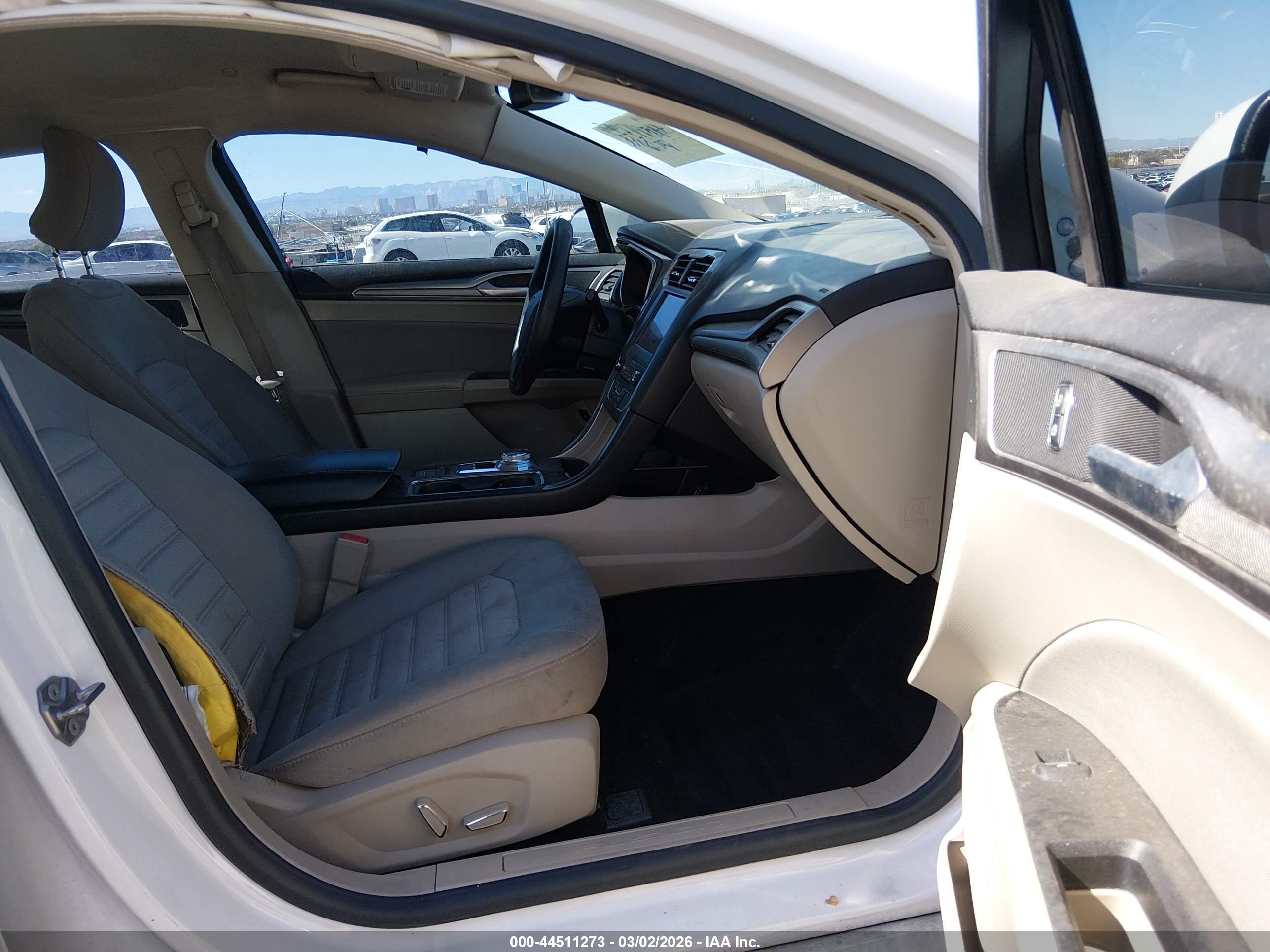 FORD FUSION image 5