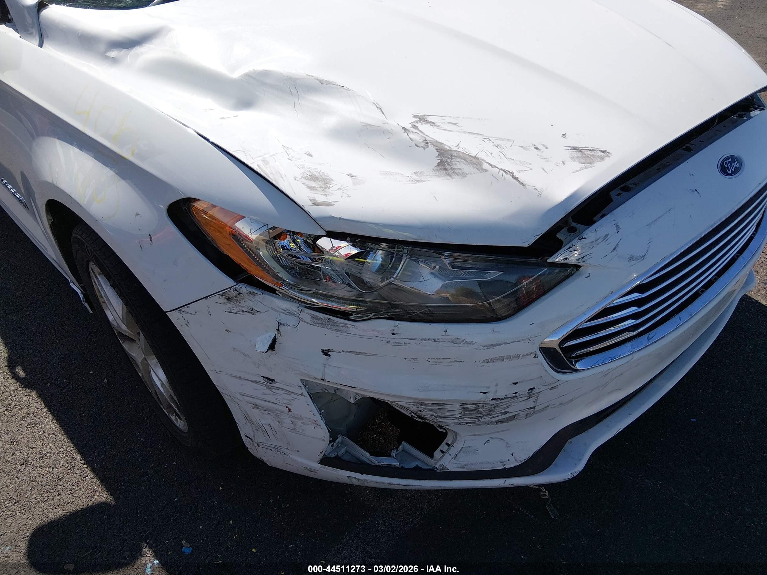 FORD FUSION image 6