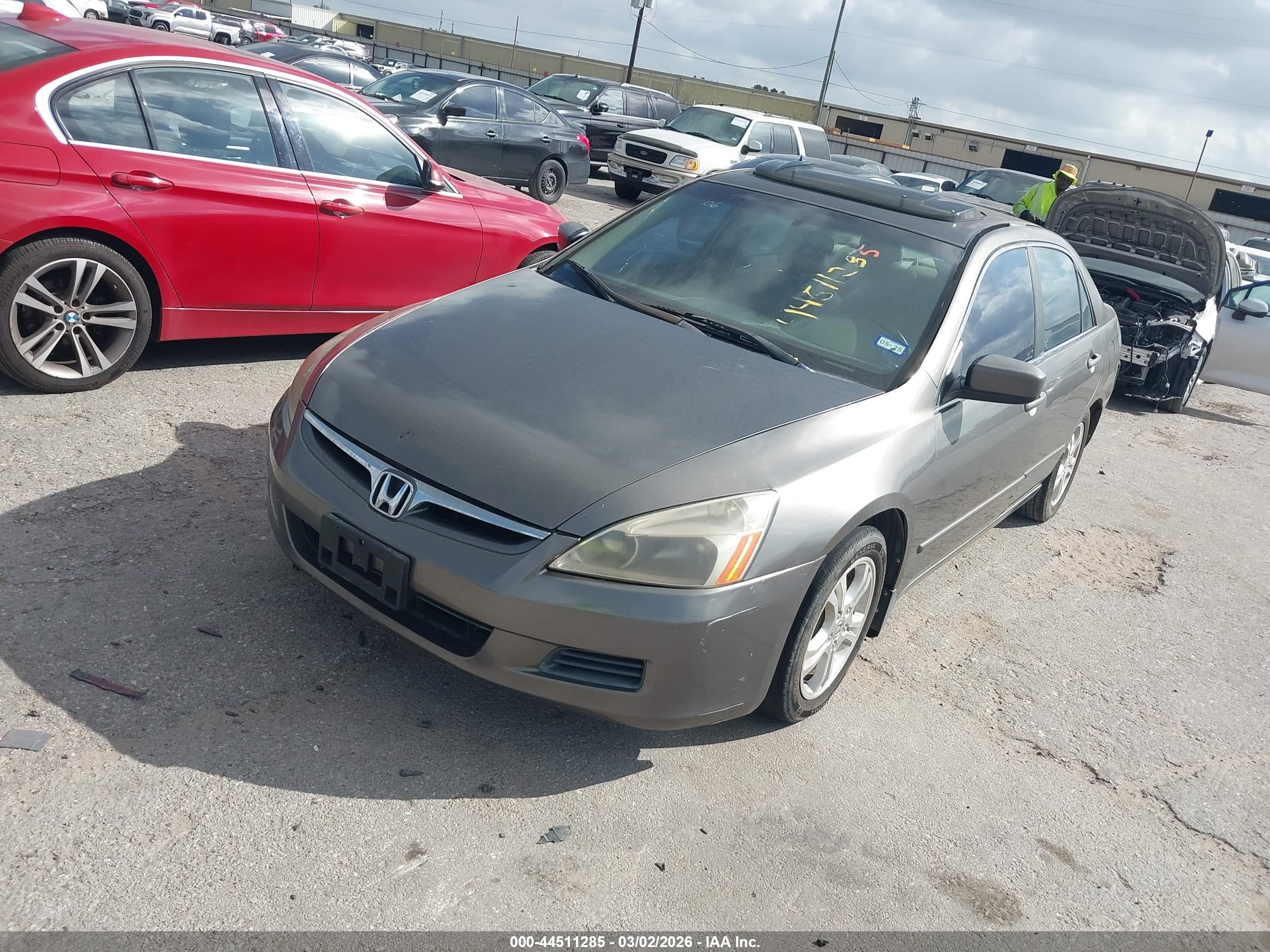 HONDA ACCORD image 2
