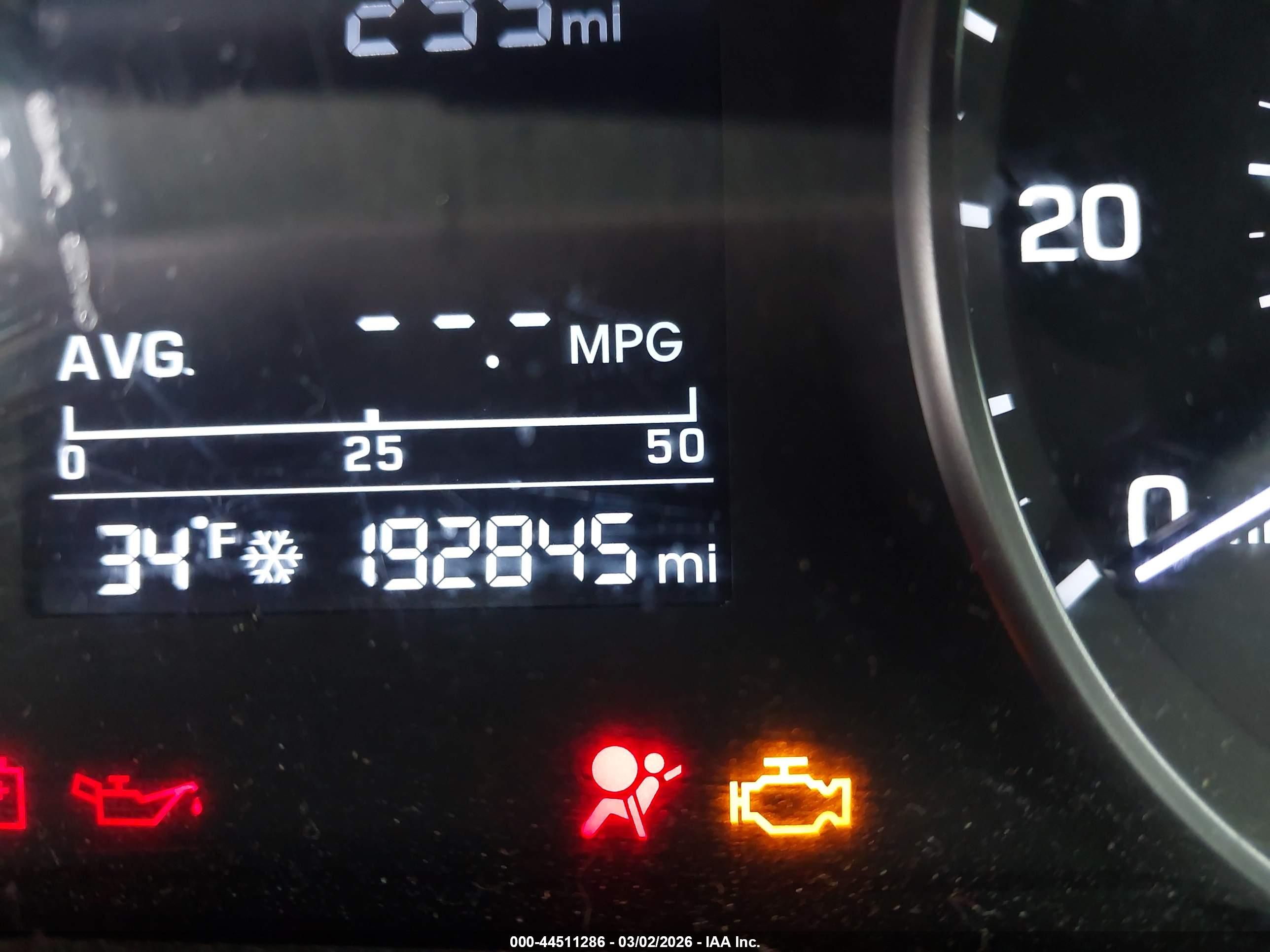 HYUNDAI ELANTRA image 7