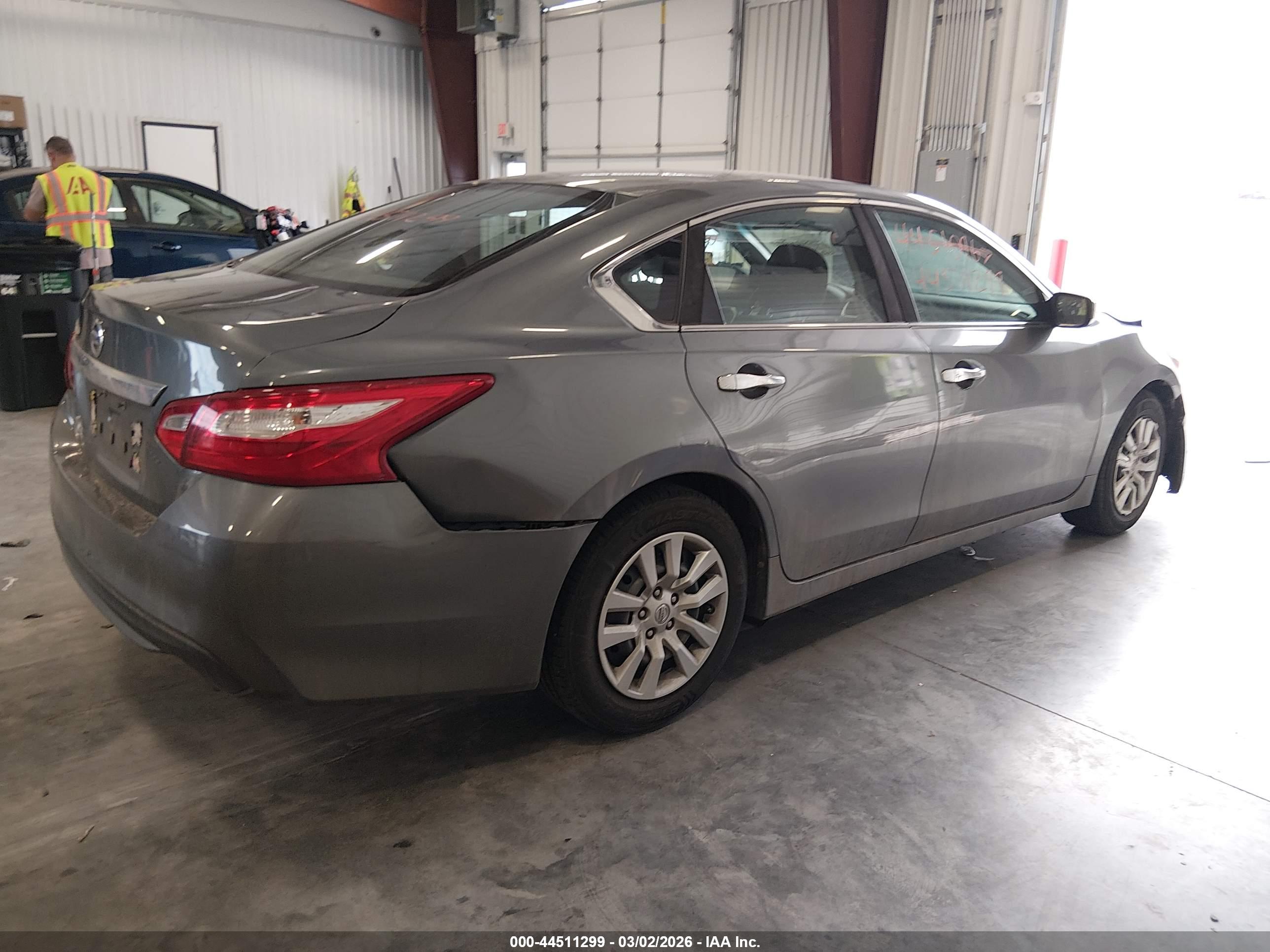 NISSAN ALTIMA image 4