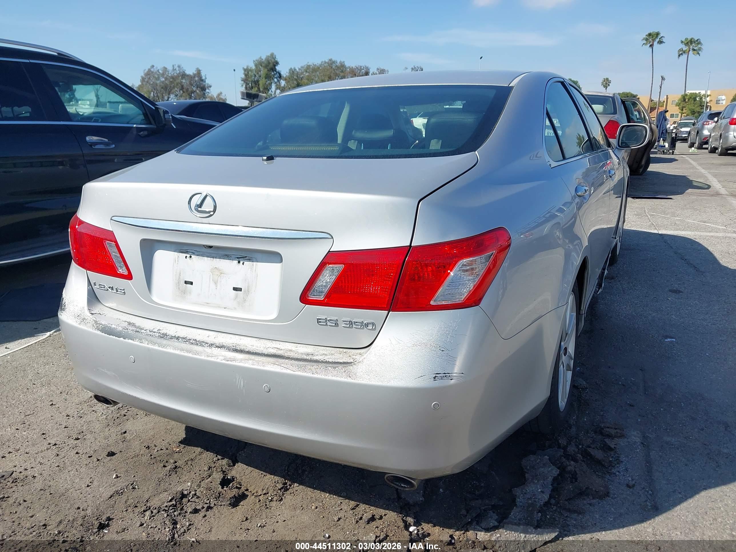 LEXUS ES image 4