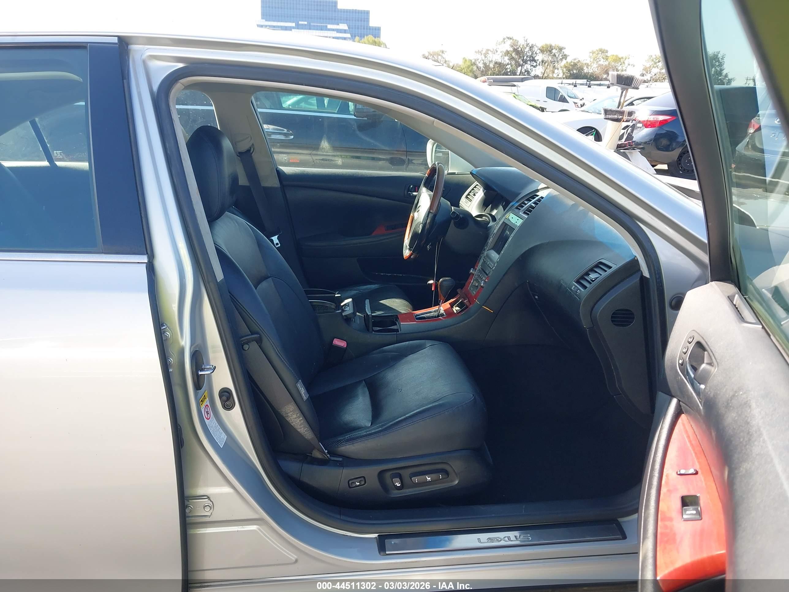 LEXUS ES image 5