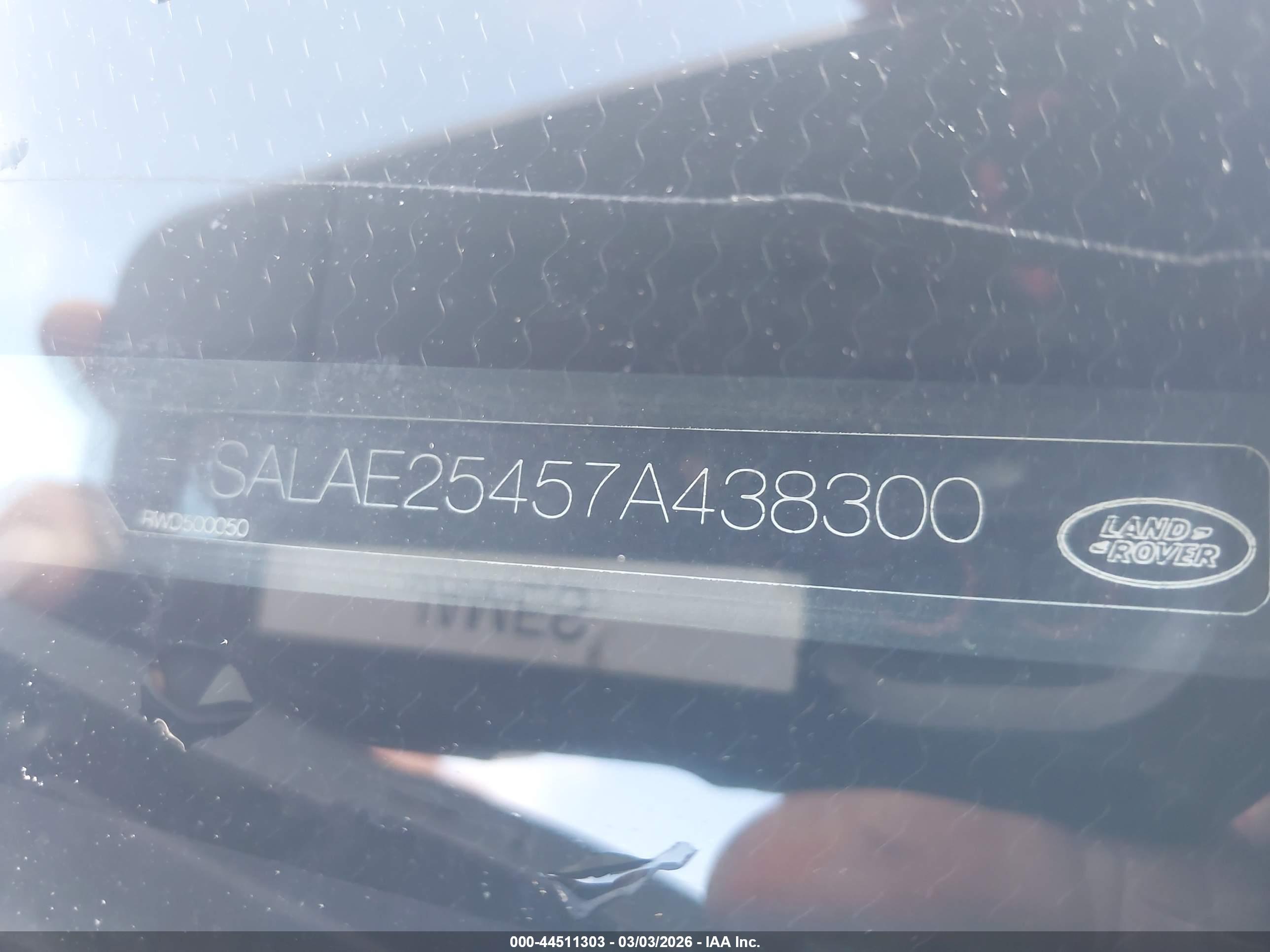 LAND ROVER image 9