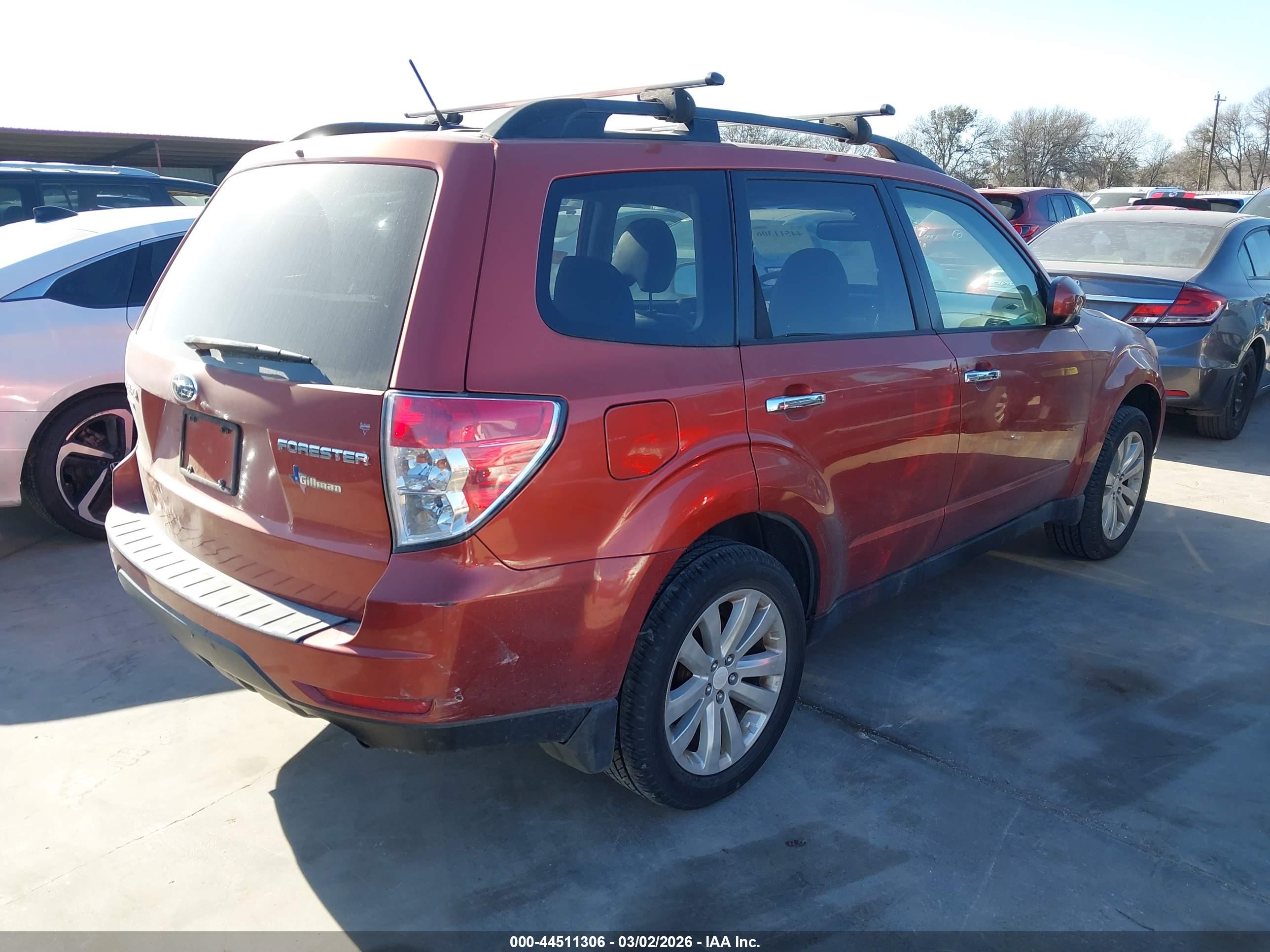 SUBARU FORESTER image 4