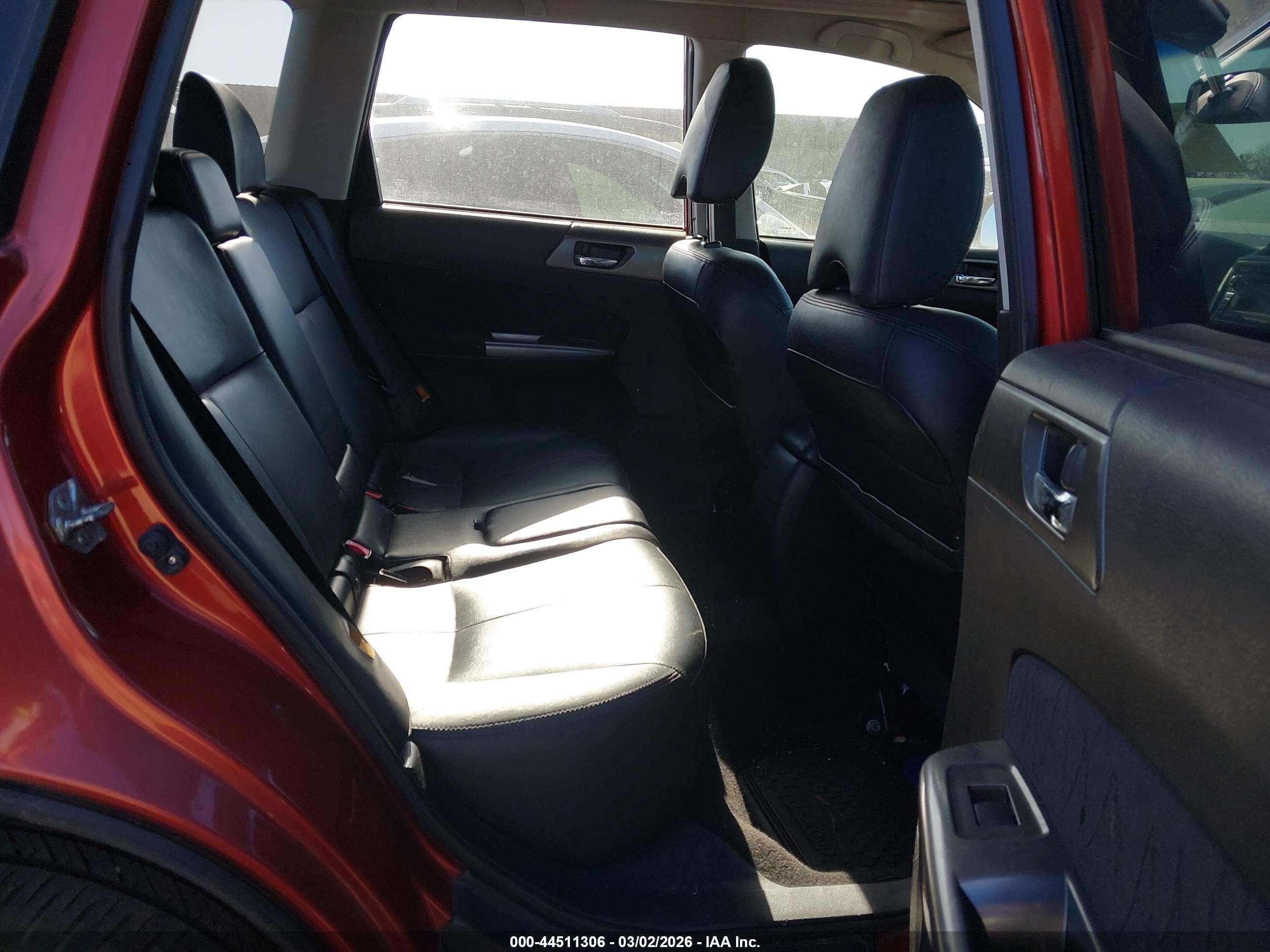 SUBARU FORESTER image 8