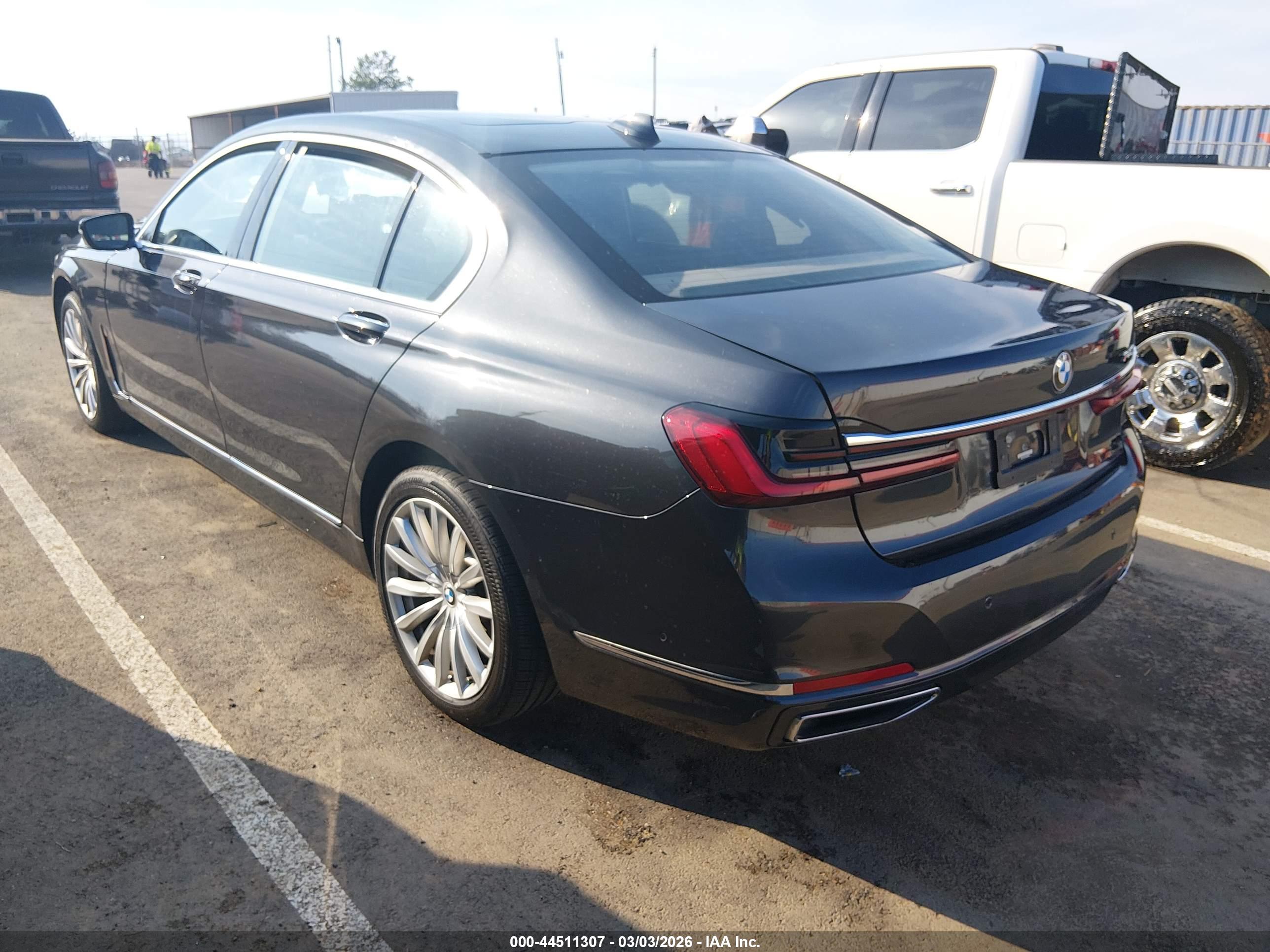 BMW 740 image 3