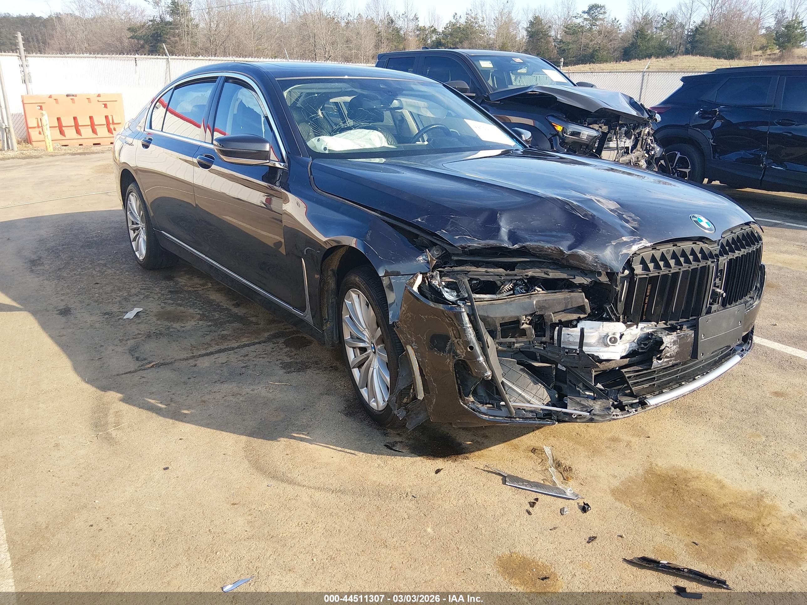 BMW 740 image 6
