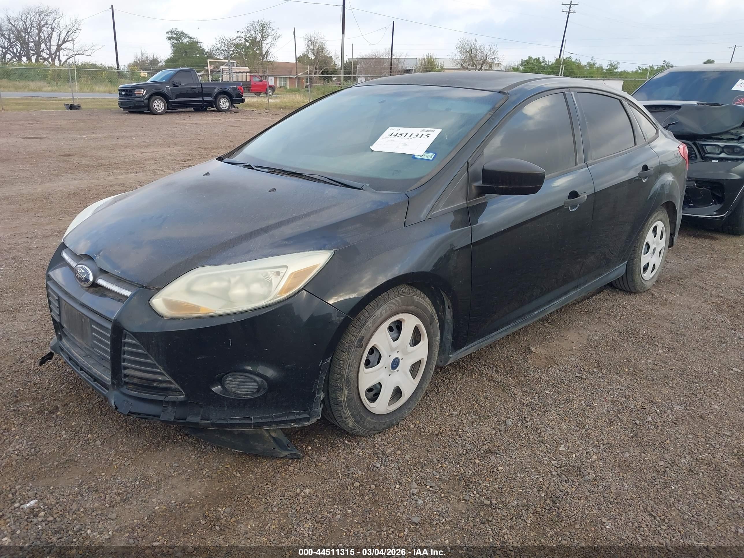 FORD FOCUS image 2