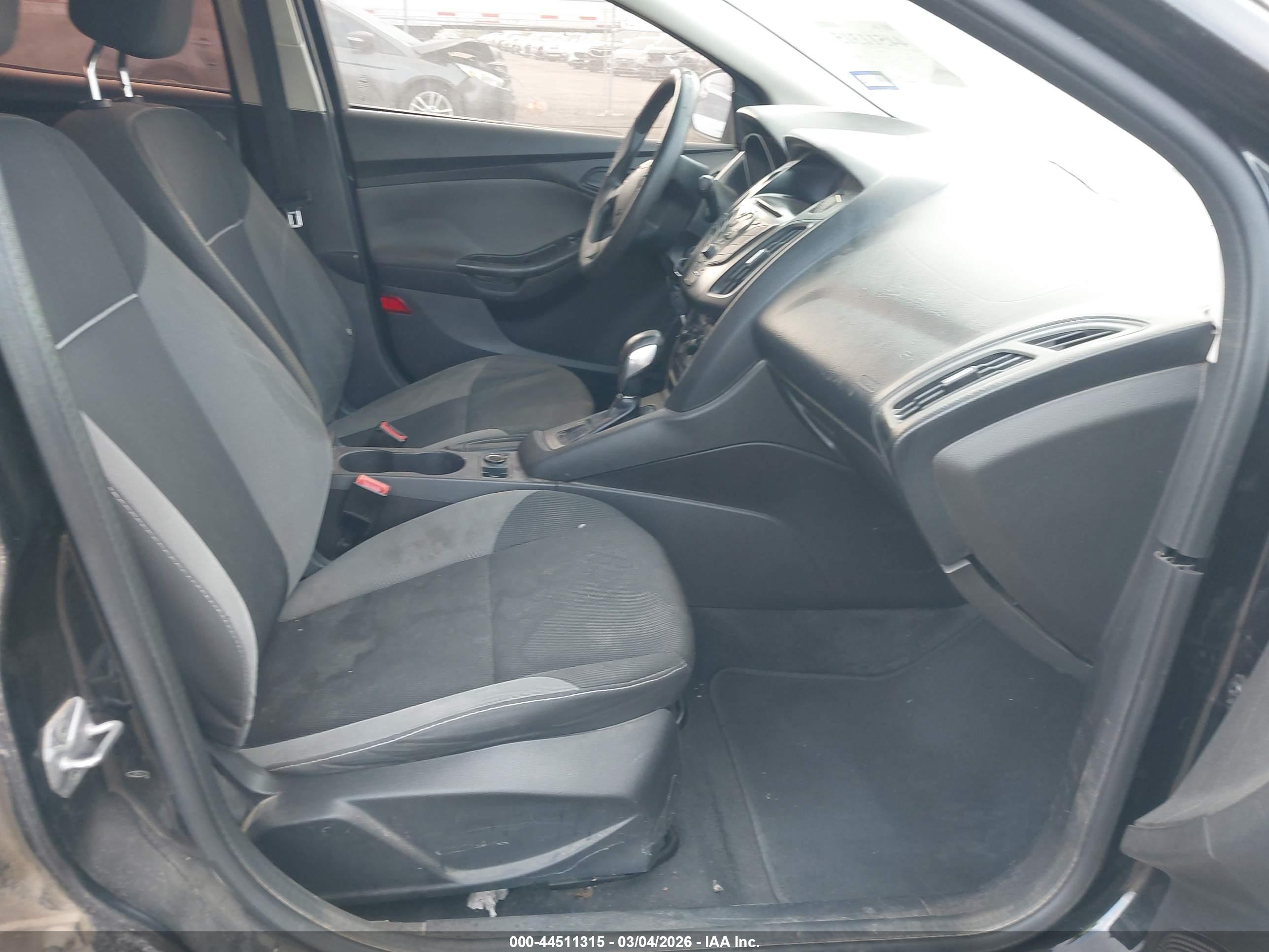 FORD FOCUS image 5