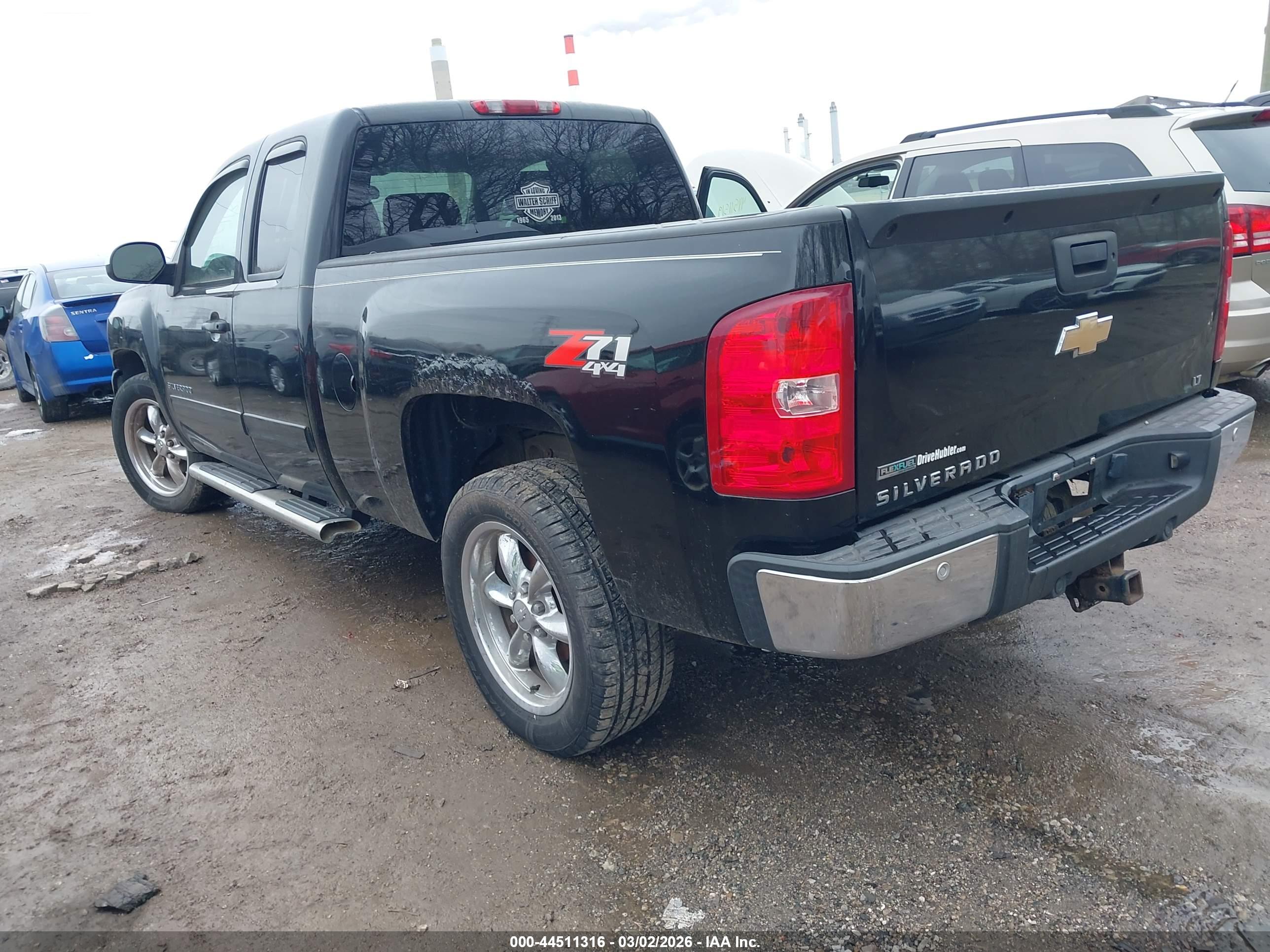 CHEVROLET SILVERADO image 3